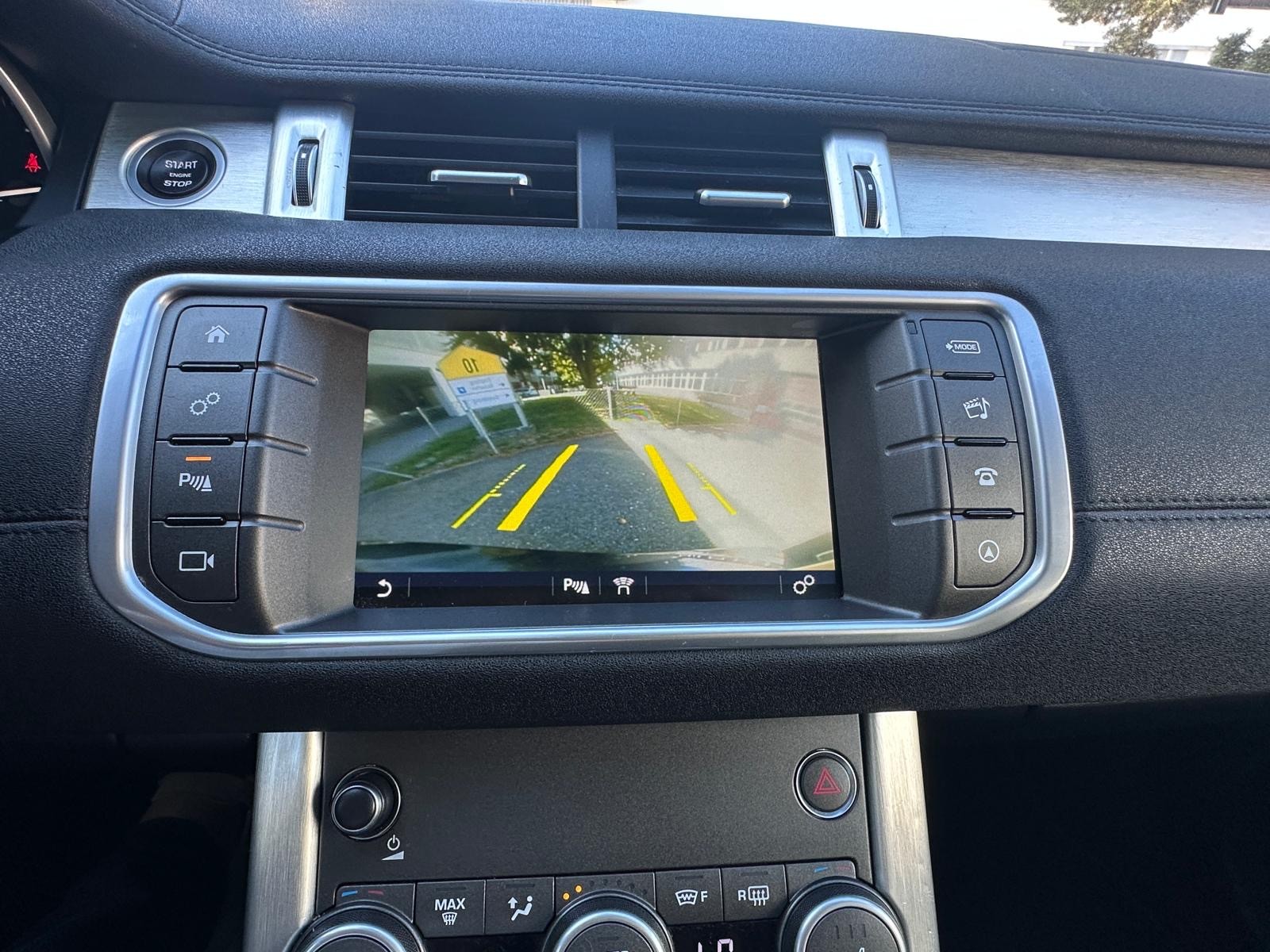 LAND ROVER Range Rover Evoque 2.0 TD4 SE Advantage AT9-image-8