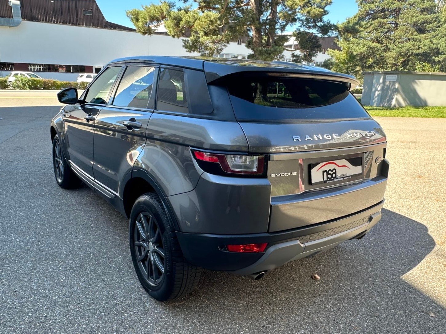 LAND ROVER Range Rover Evoque 2.0 TD4 SE Advantage AT9-image-3