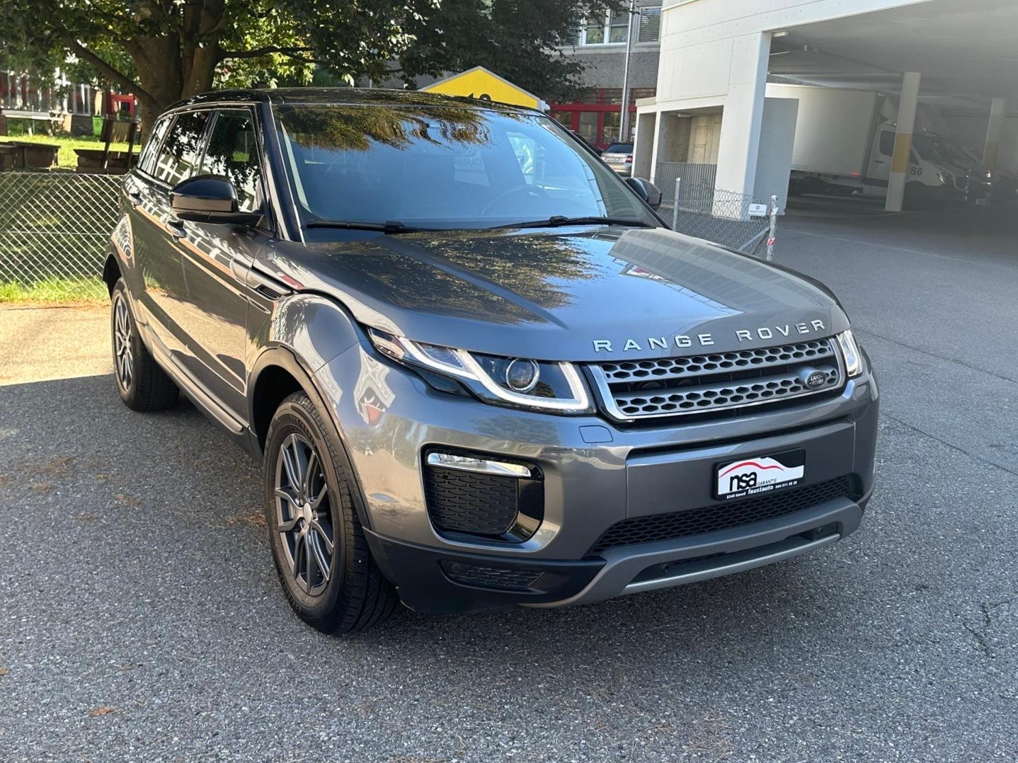 LAND ROVER Range Rover Evoque 2.0 TD4 SE Advantage AT9-image-2
