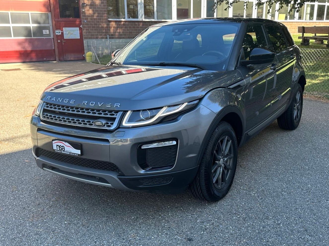 LAND ROVER Range Rover Evoque 2.0 TD4 SE Advantage AT9-image-1