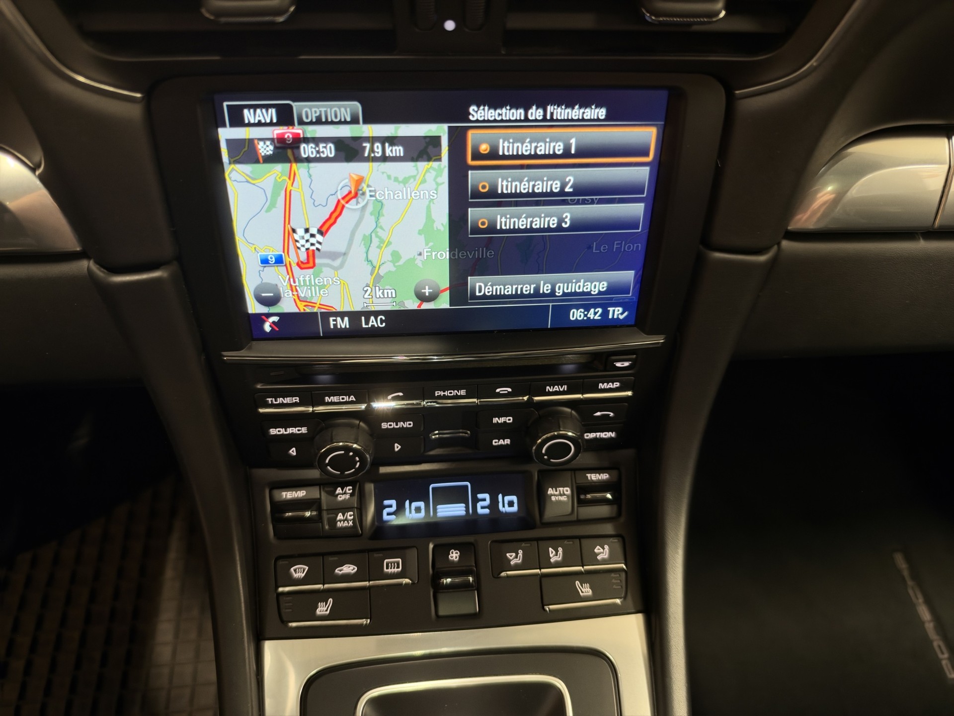 PORSCHE 911 Carrera 4S PDK-image-13