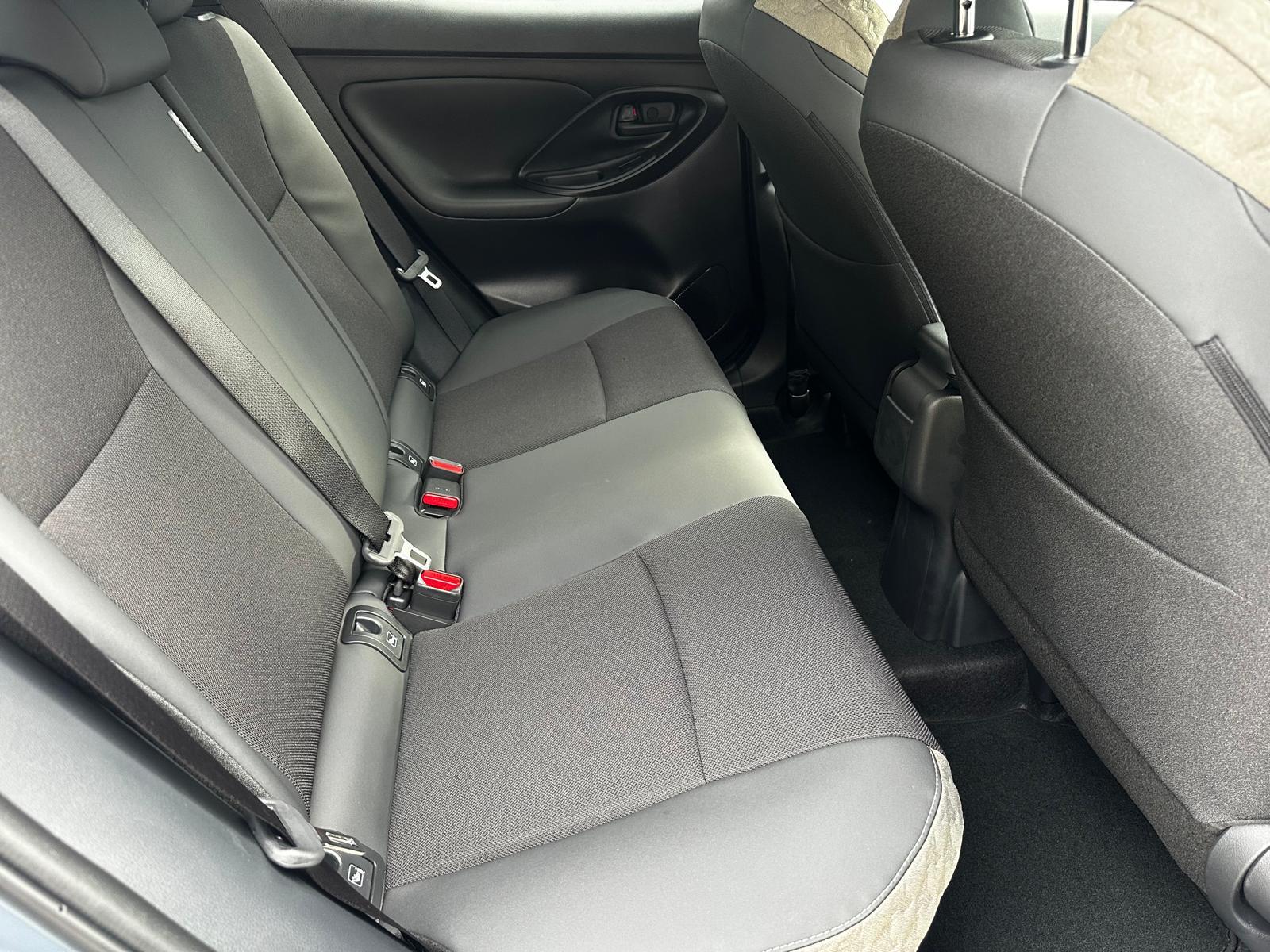 TOYOTA Yaris Cross 1.5 VVT-i HSD Premium AWD-i-image-11