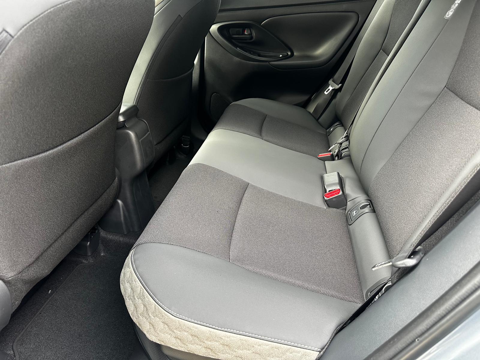 TOYOTA Yaris Cross 1.5 VVT-i HSD Premium AWD-i-image-10