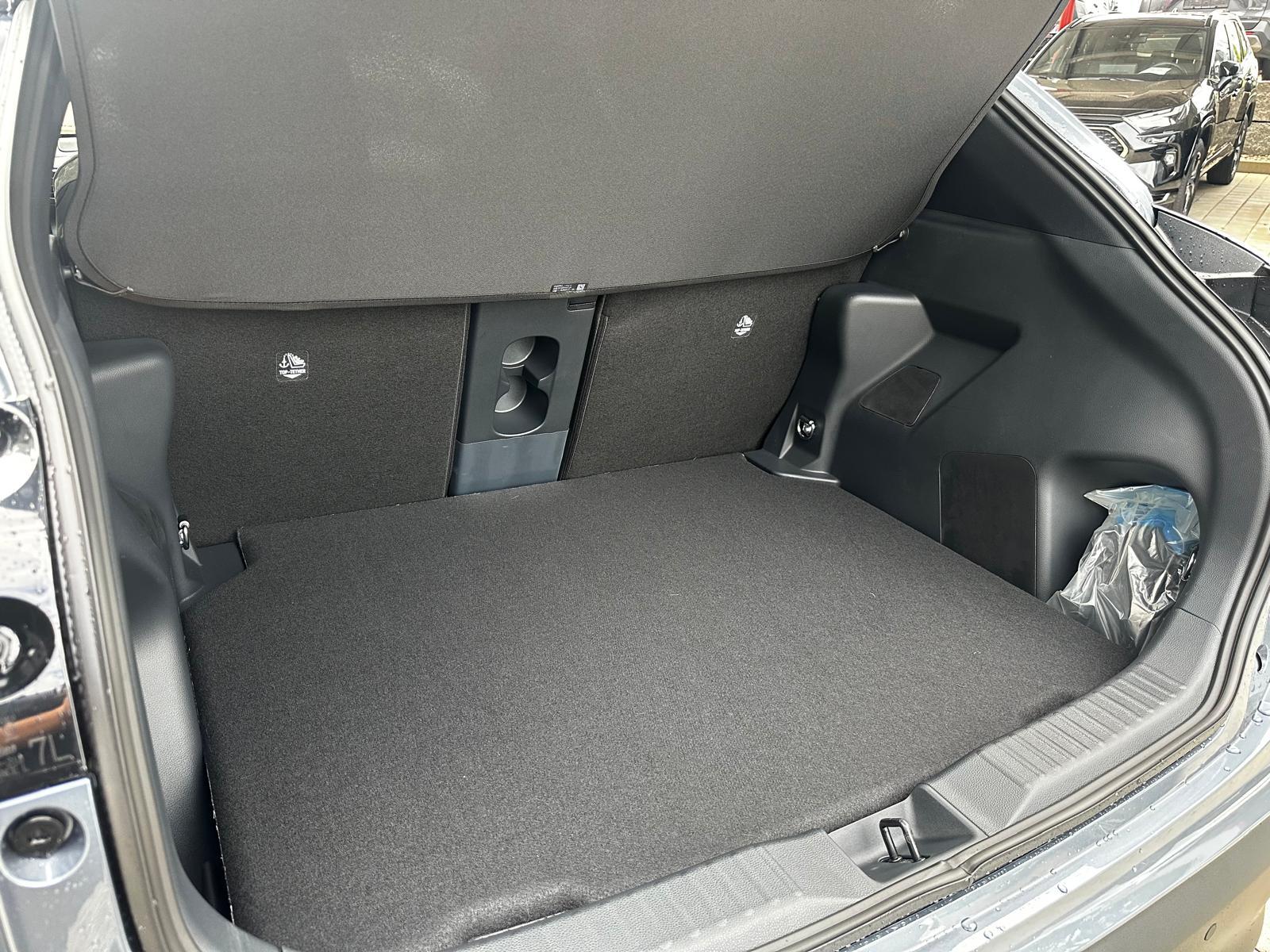 TOYOTA Yaris Cross 1.5 VVT-i HSD Premium AWD-i-image-6