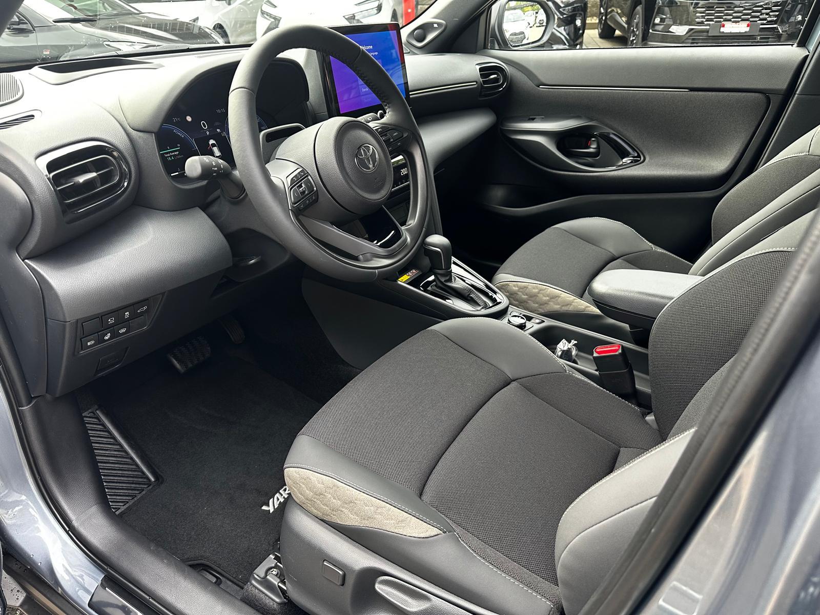 TOYOTA Yaris Cross 1.5 VVT-i HSD Premium AWD-i-image-7