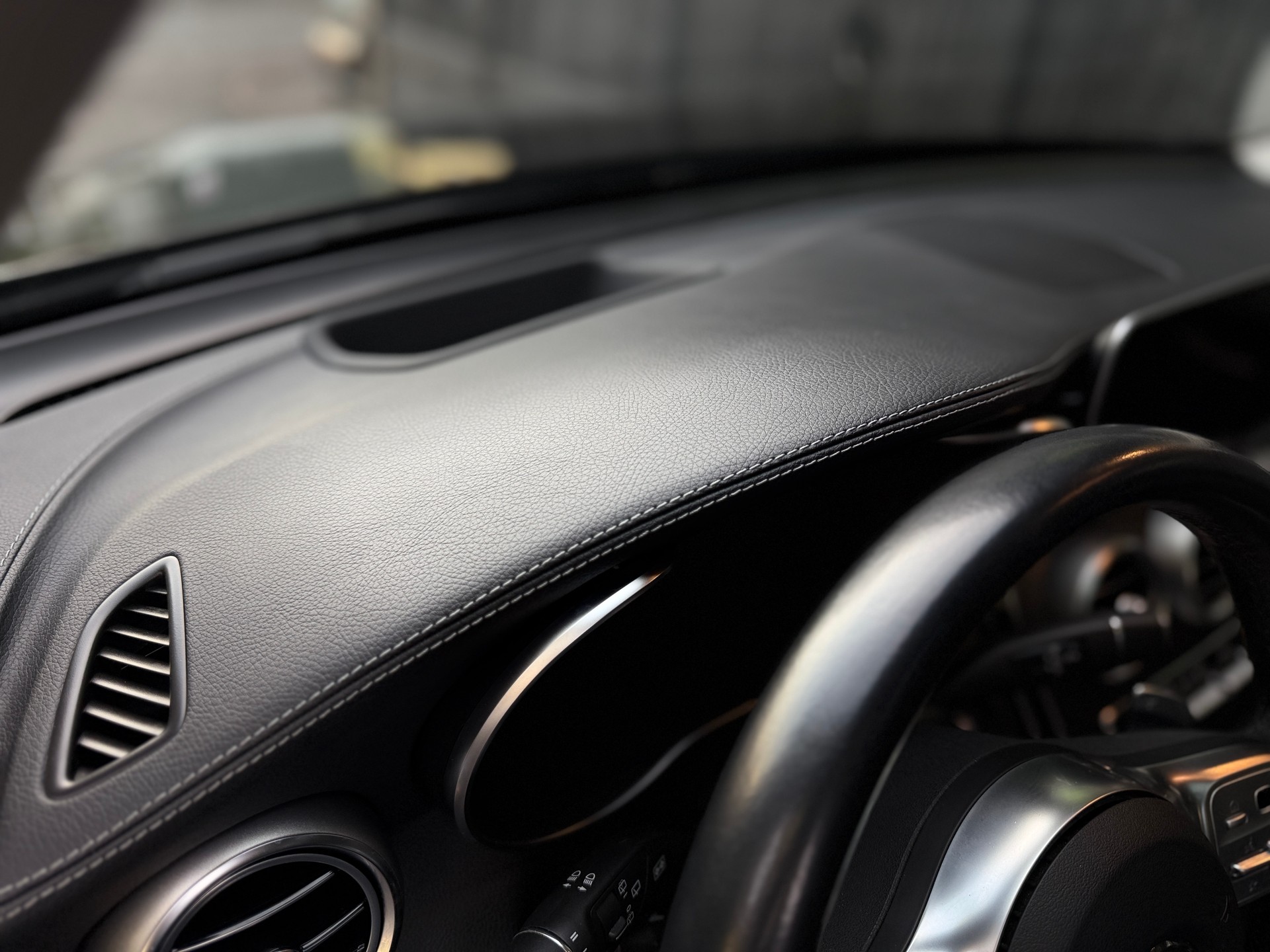 MERCEDES-BENZ GLC 300 d AMG Line 4Matic 9G-Tronic-image-7