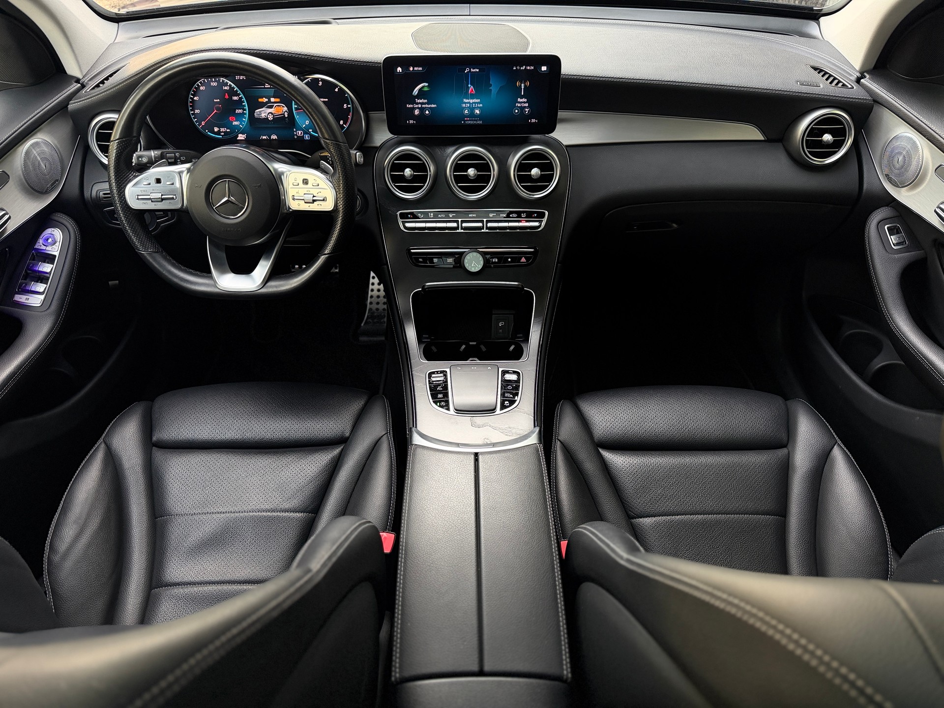 MERCEDES-BENZ GLC 300 d AMG Line 4Matic 9G-Tronic-image-11