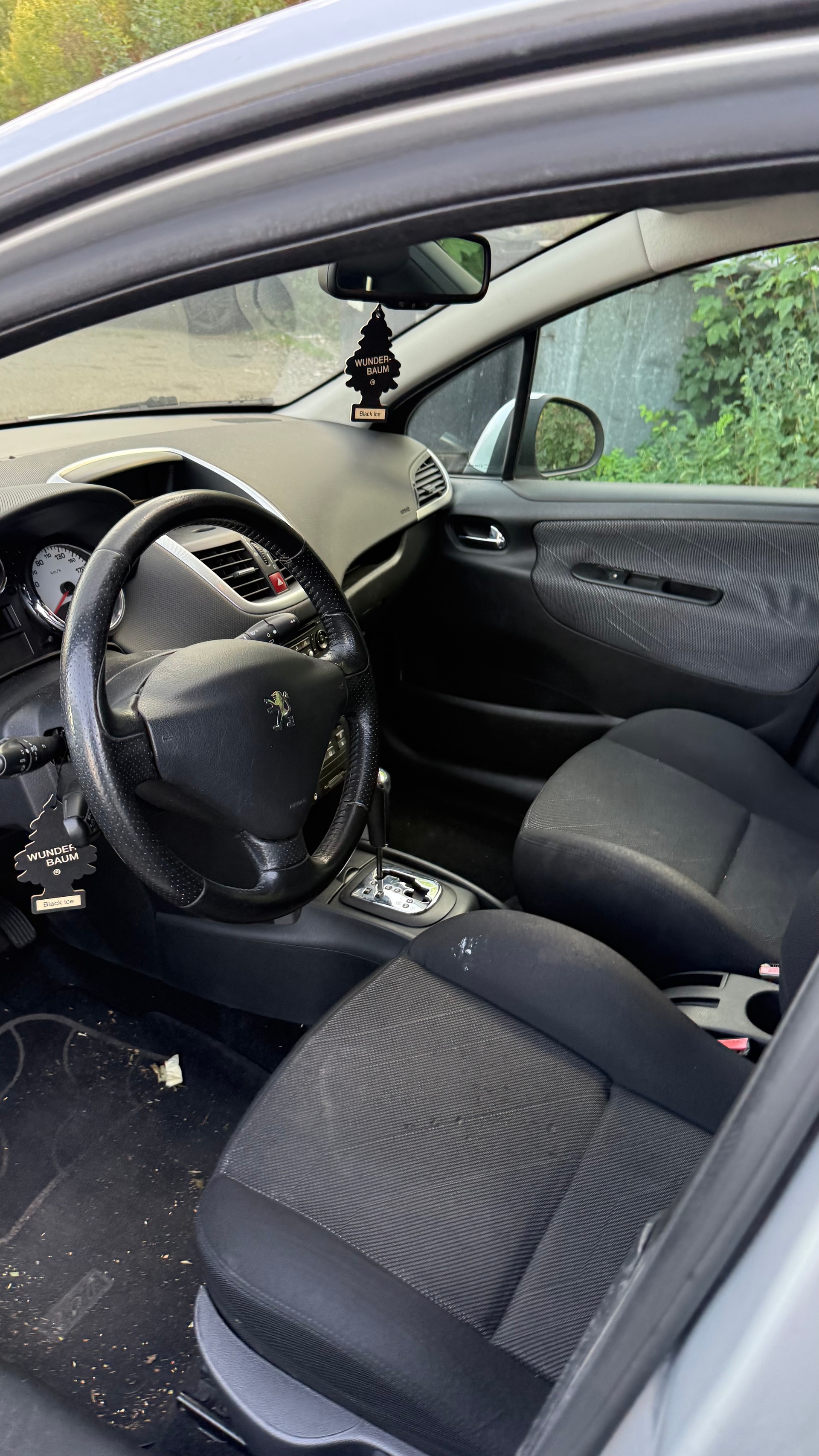 PEUGEOT 207 1.6 16V Sport Automatic-image-3