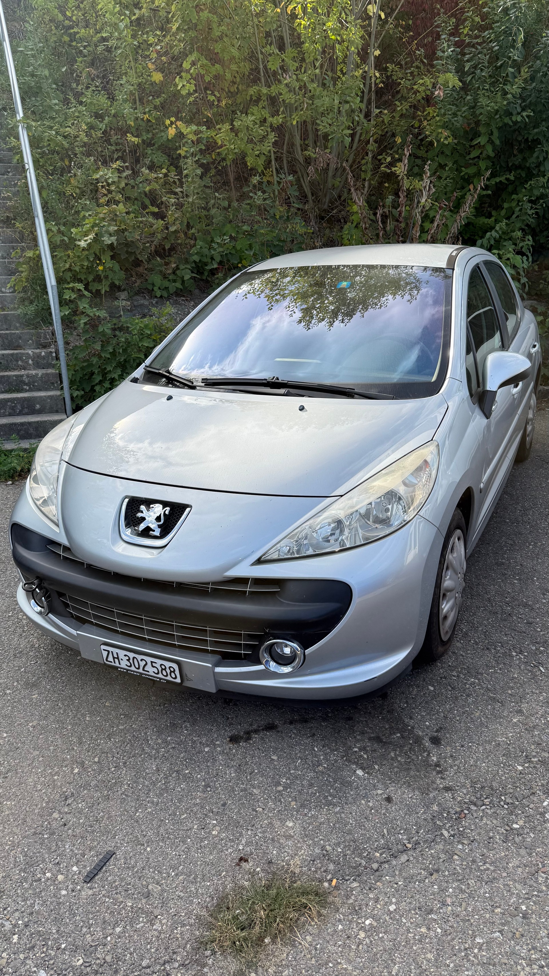 PEUGEOT 207 1.6 16V Sport Automatic-image-2