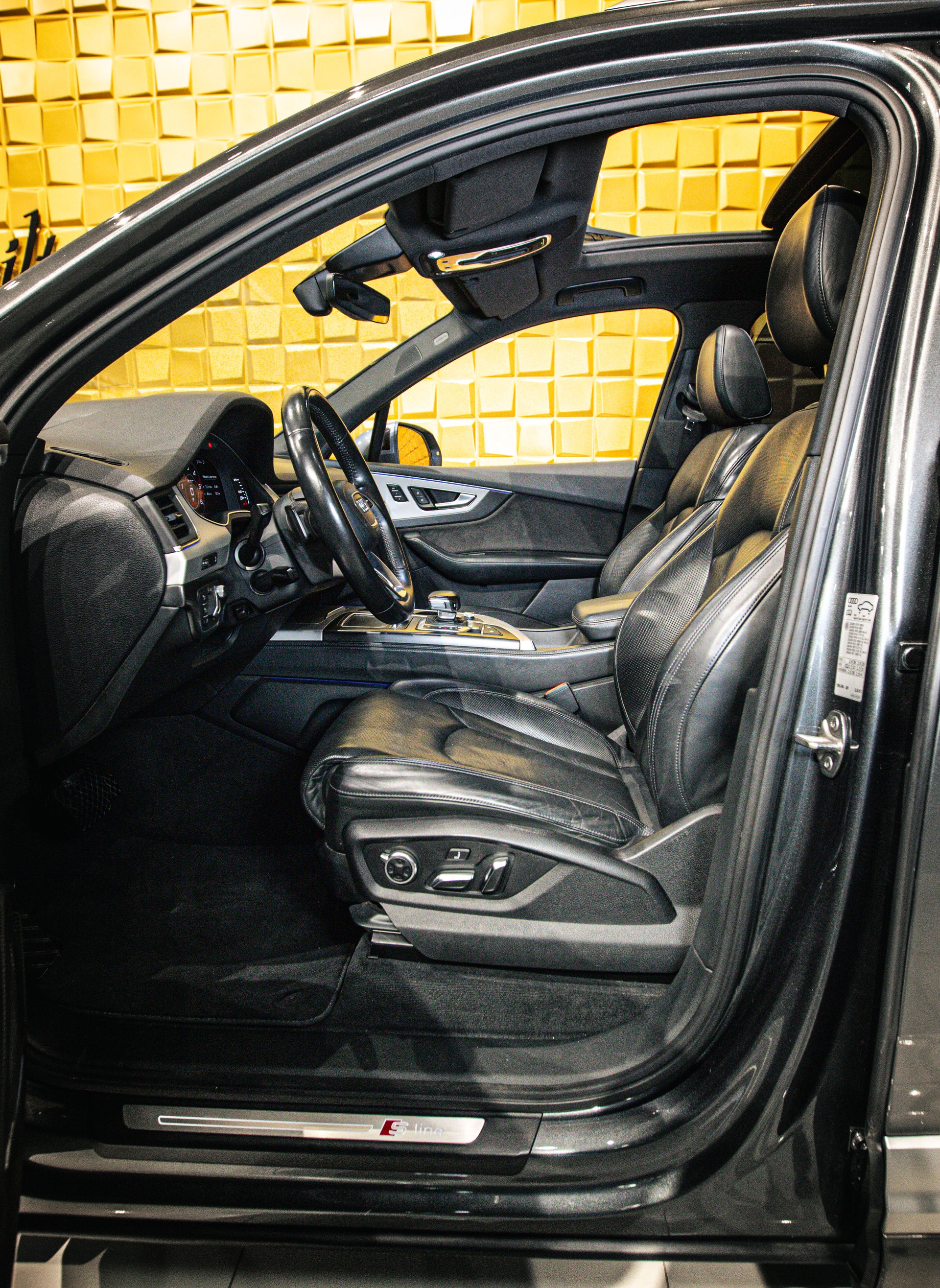 AUDI Q7 3.0 TDI ultra quattro tiptronic-image-8