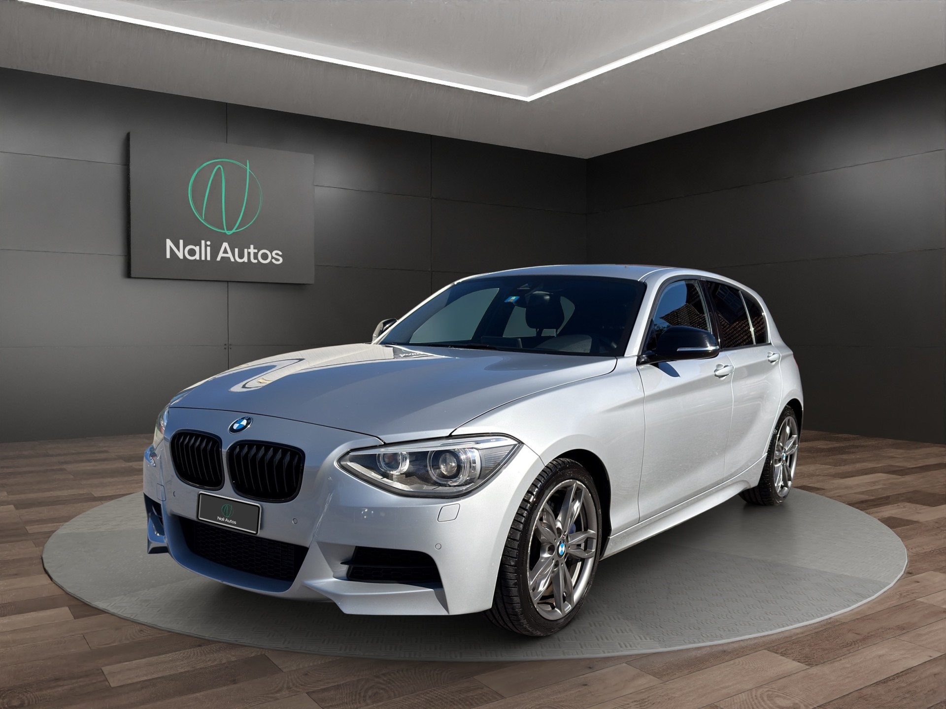 BMW M135i xDrive Steptronic-image-1