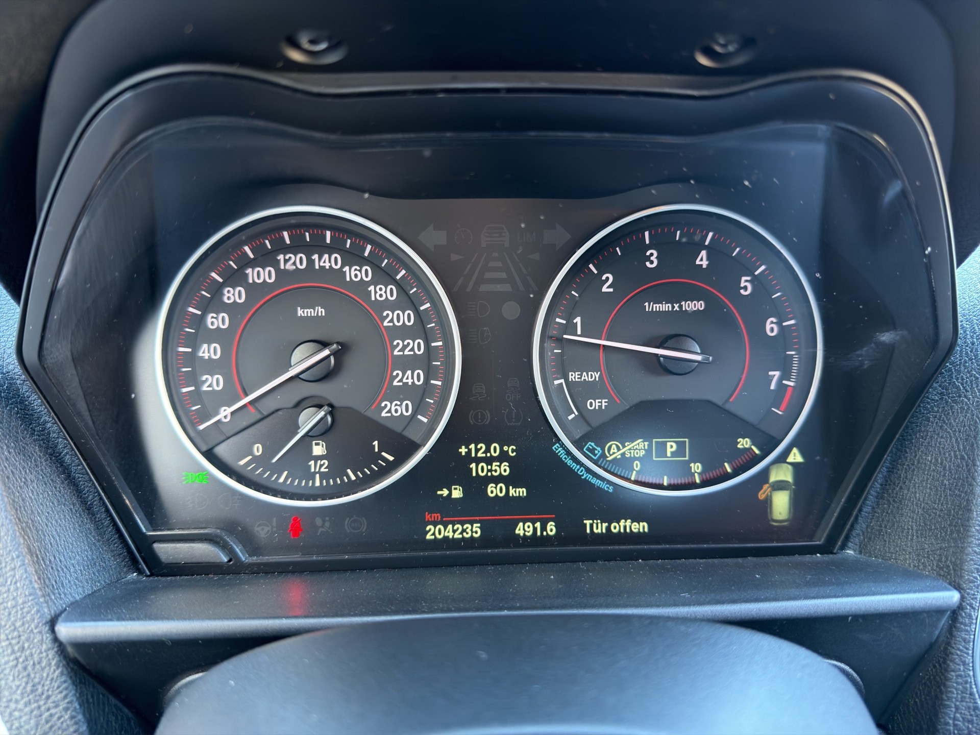 BMW M135i xDrive Steptronic-image-12