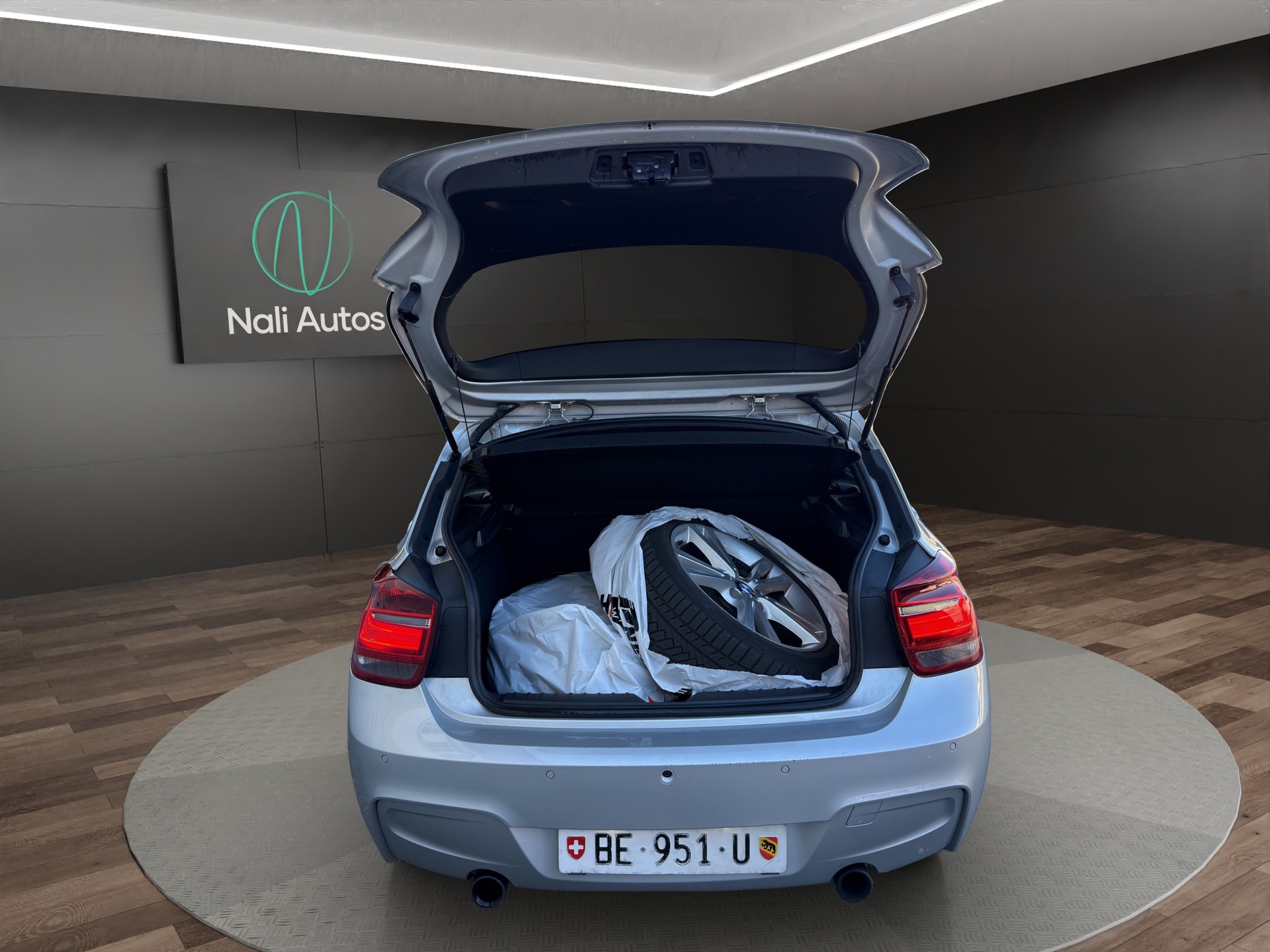 BMW M135i xDrive Steptronic-image-14