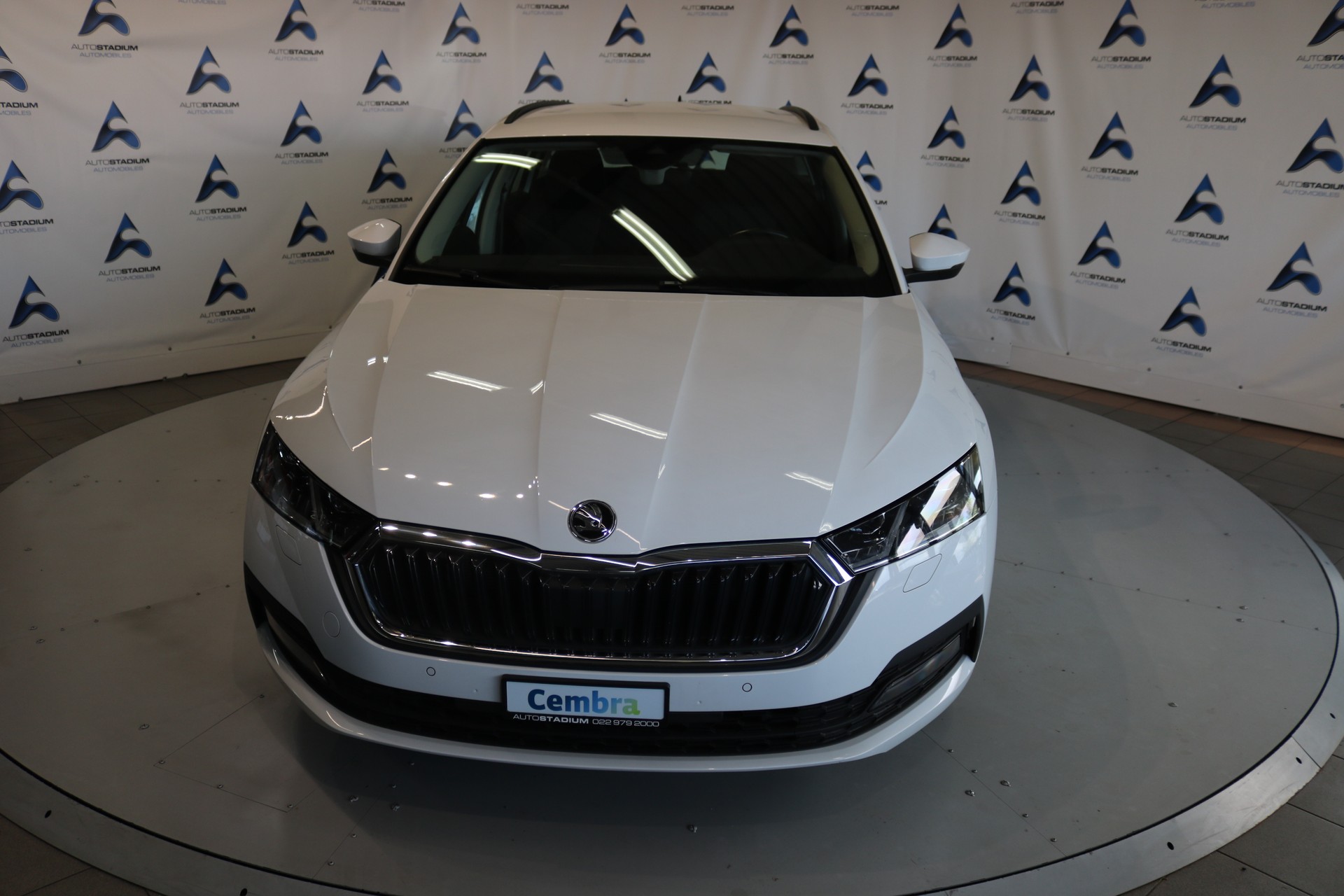 SKODA Octavia Combi 2.0 TDI DSG Ambition 4x4-image-9