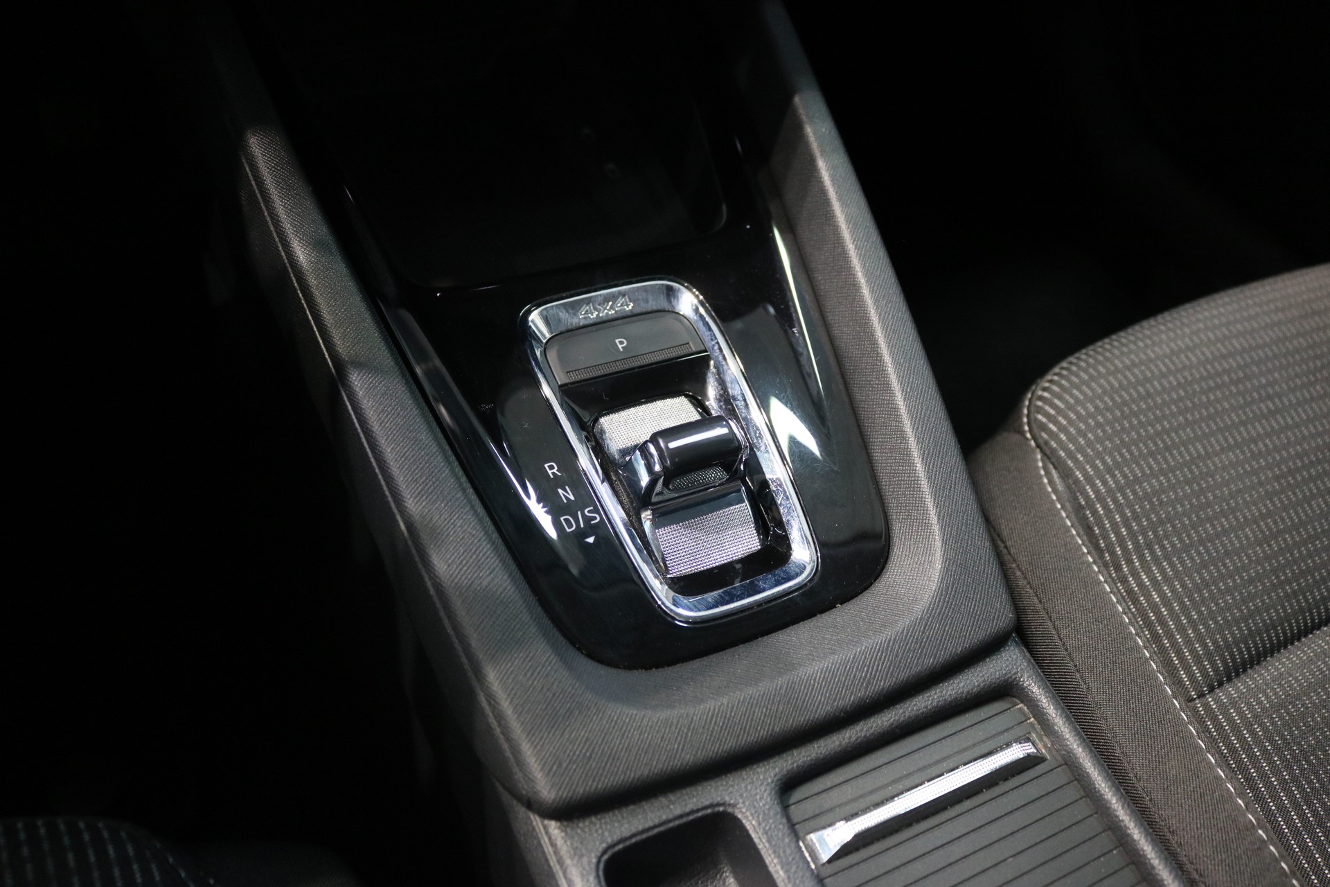 SKODA Octavia Combi 2.0 TDI DSG Ambition 4x4-image-42
