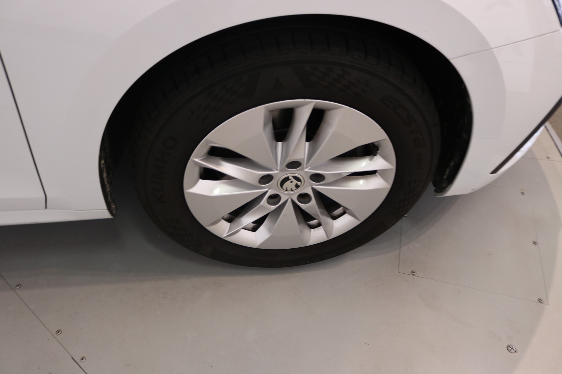 SKODA Octavia Combi 2.0 TDI DSG Ambition 4x4-image-34