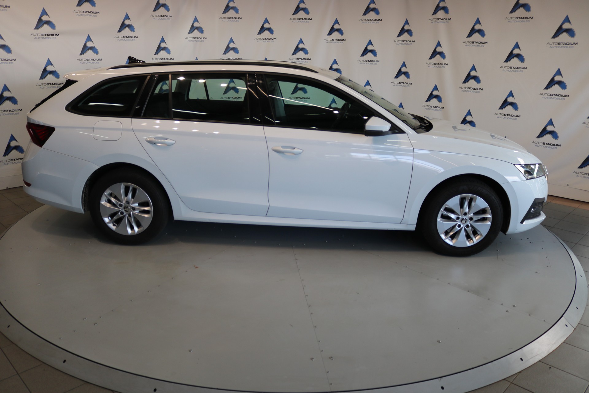 SKODA Octavia Combi 2.0 TDI DSG Ambition 4x4-image-28