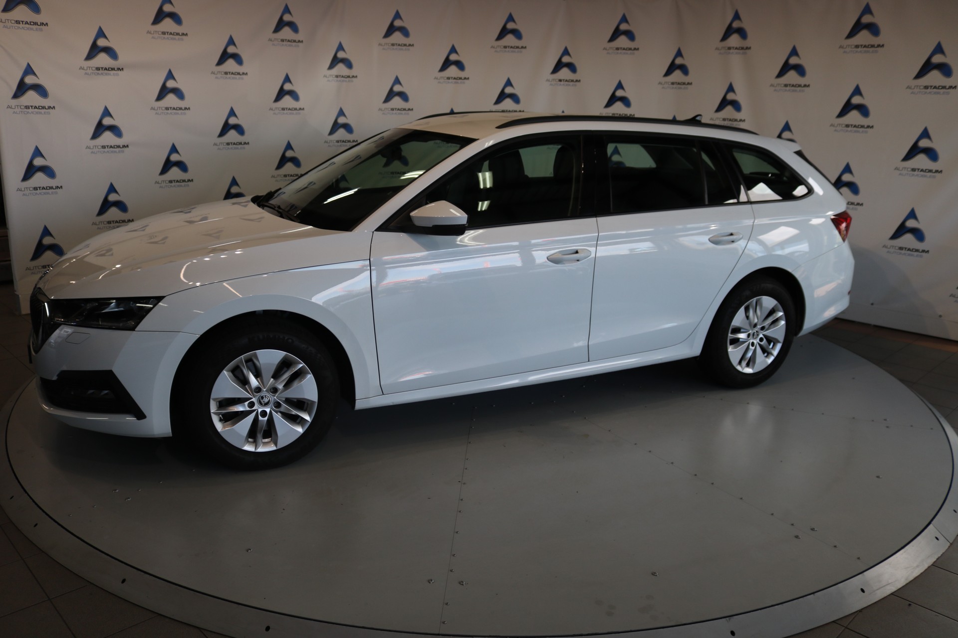 SKODA Octavia Combi 2.0 TDI DSG Ambition 4x4-image-14
