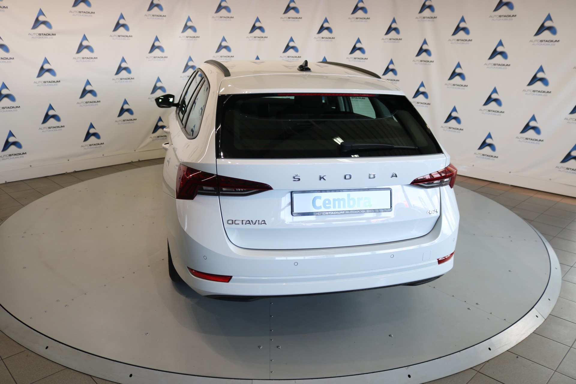 SKODA Octavia Combi 2.0 TDI DSG Ambition 4x4-image-21