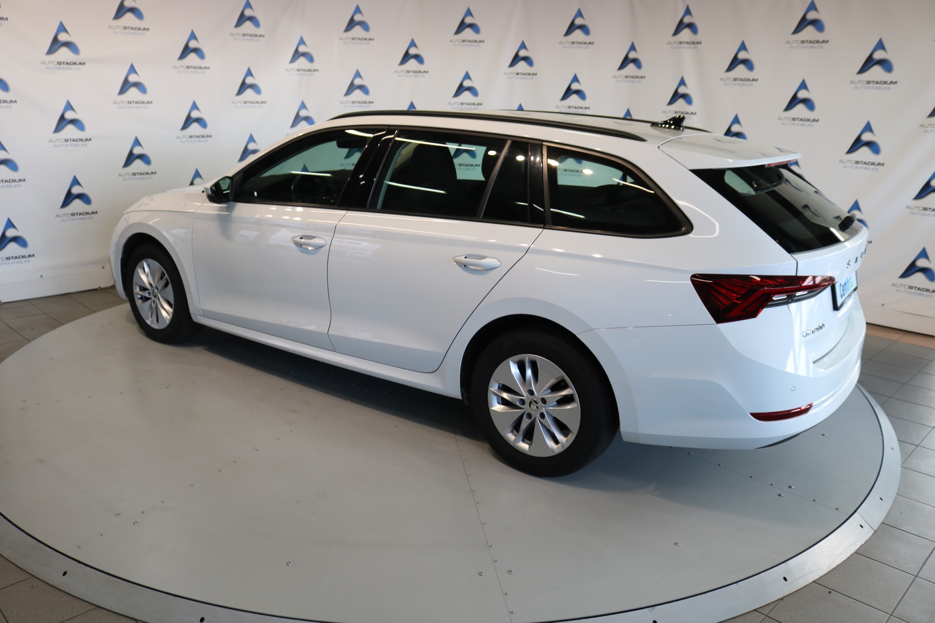 SKODA Octavia Combi 2.0 TDI DSG Ambition 4x4-image-18