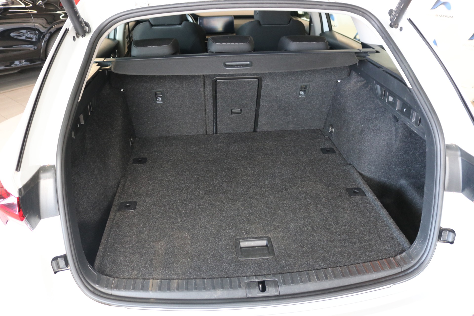 SKODA Octavia Combi 2.0 TDI DSG Ambition 4x4-image-5