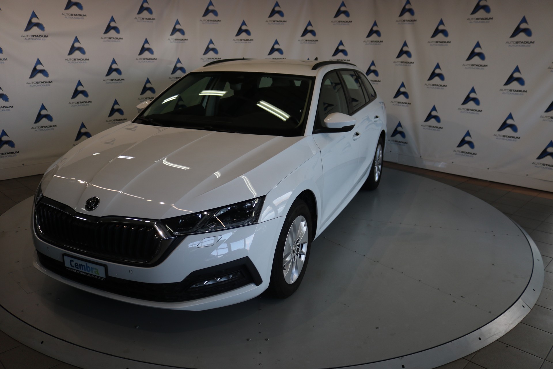 SKODA Octavia Combi 2.0 TDI DSG Ambition 4x4-image-11