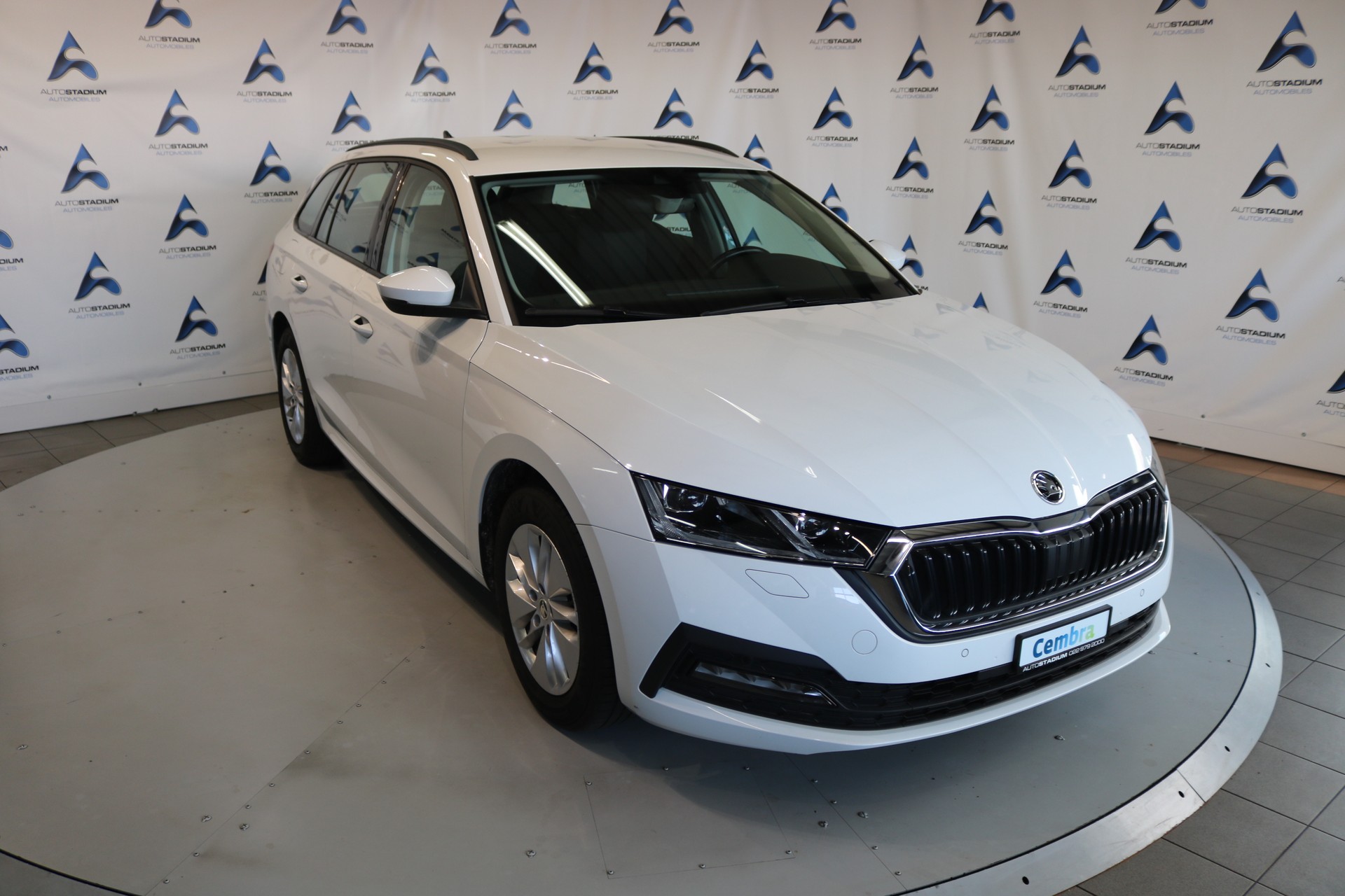 SKODA Octavia Combi 2.0 TDI DSG Ambition 4x4-image-0