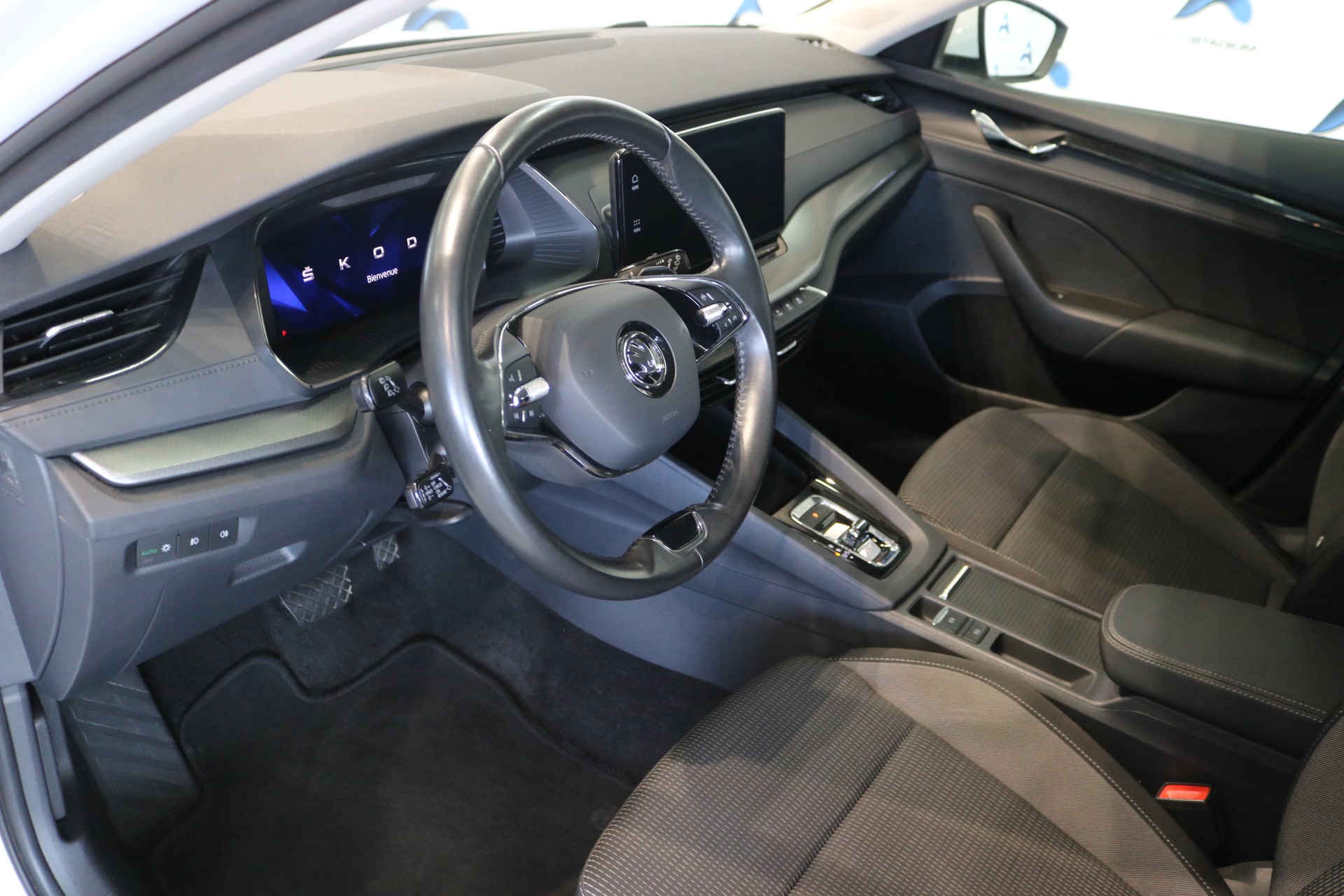 SKODA Octavia Combi 2.0 TDI DSG Ambition 4x4-image-2