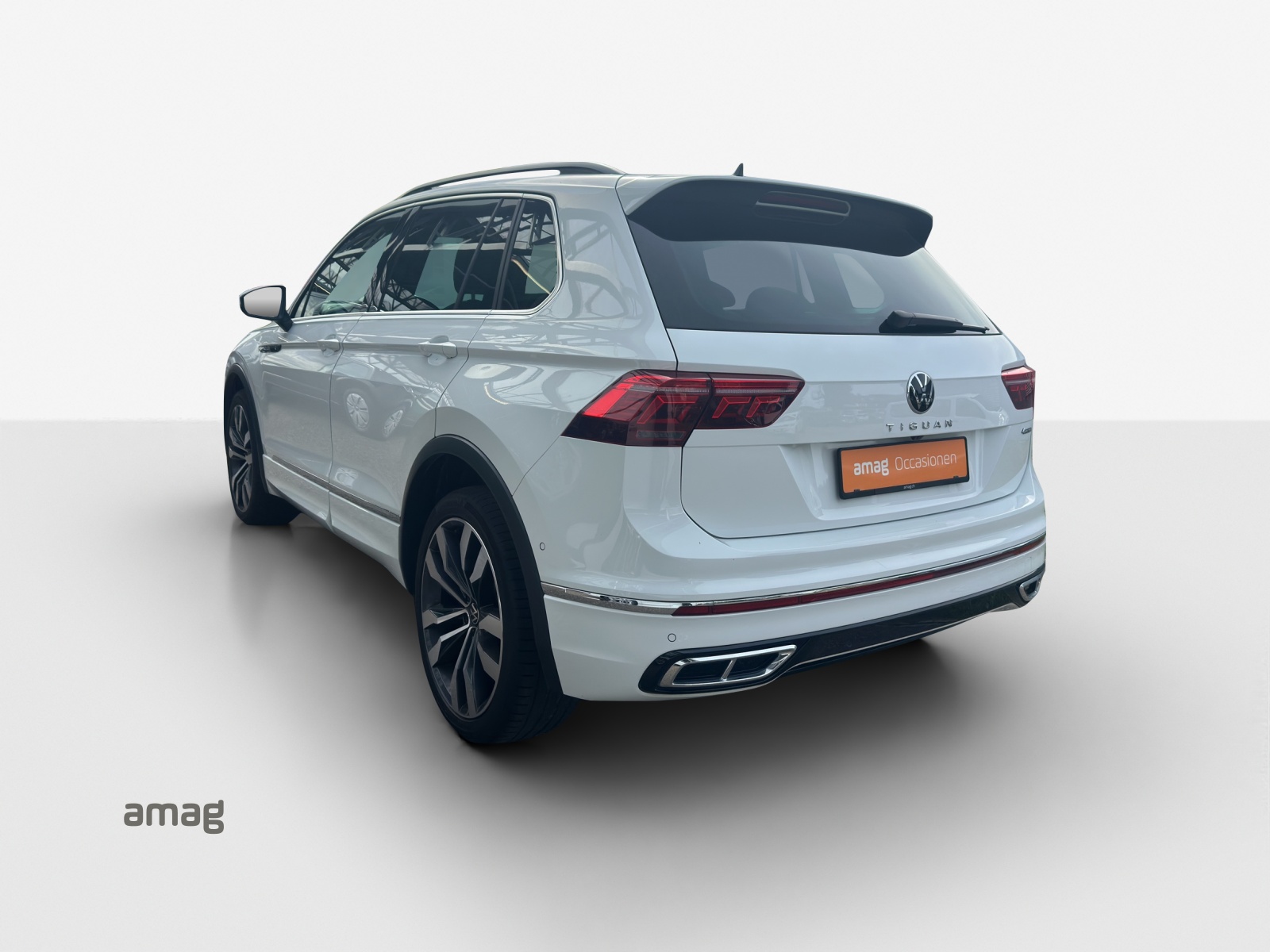 VW Tiguan 2.0TSI R-Line 4Motion DSG-image-2
