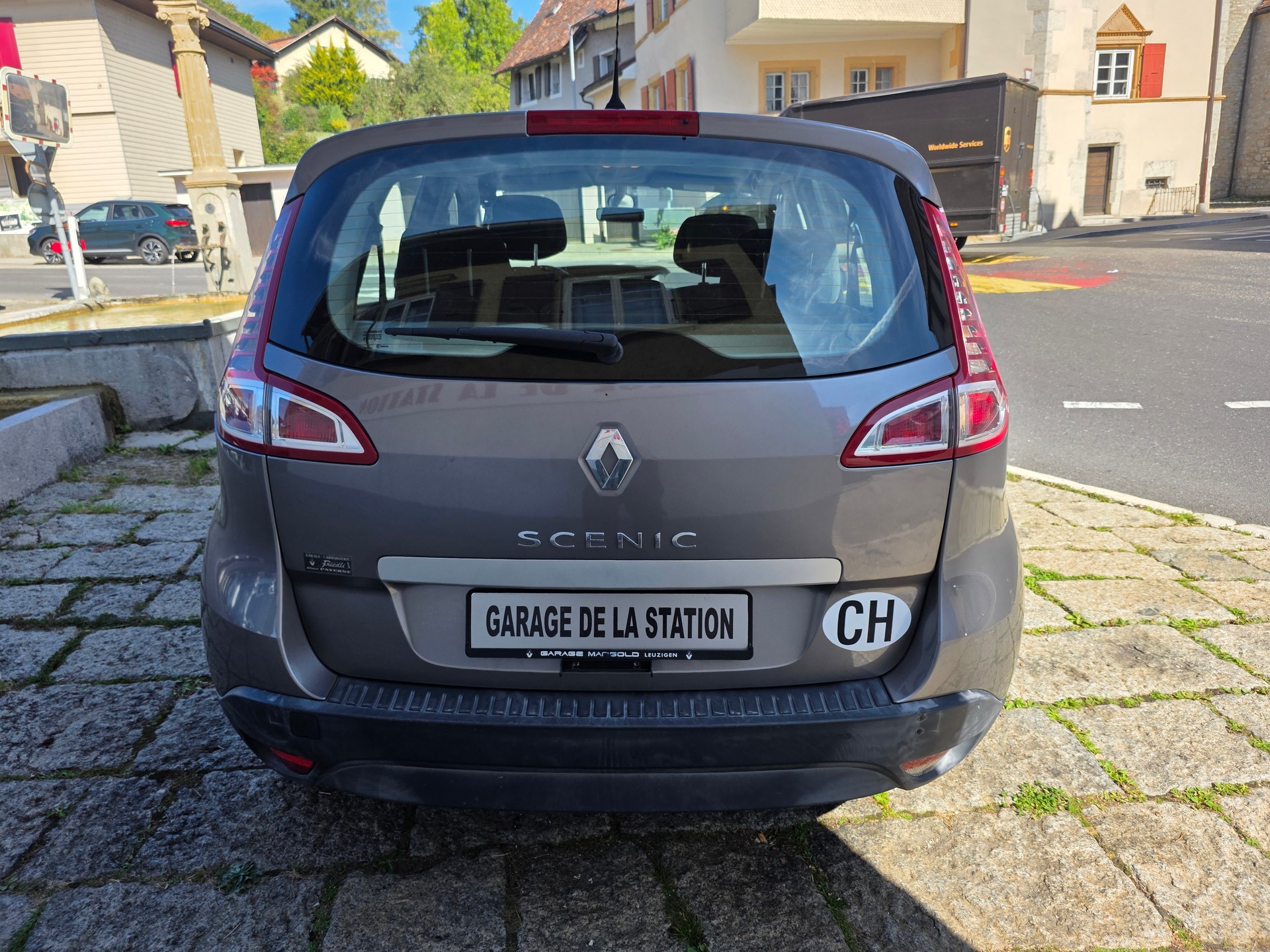 RENAULT Scénic 2.0 16V Dynamique X-Tronic CVT-image-4