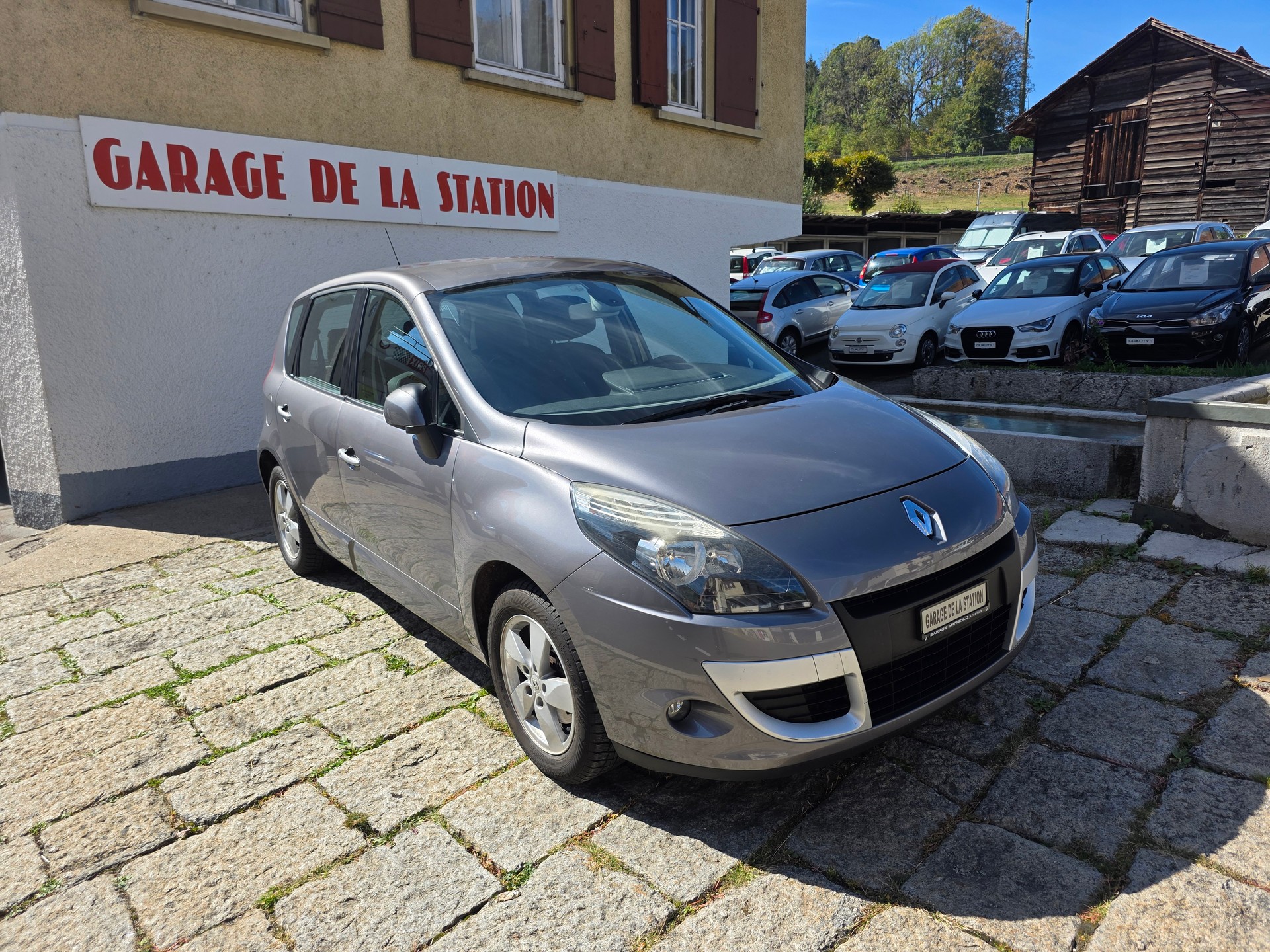 RENAULT Scénic 2.0 16V Dynamique X-Tronic CVT-image-2