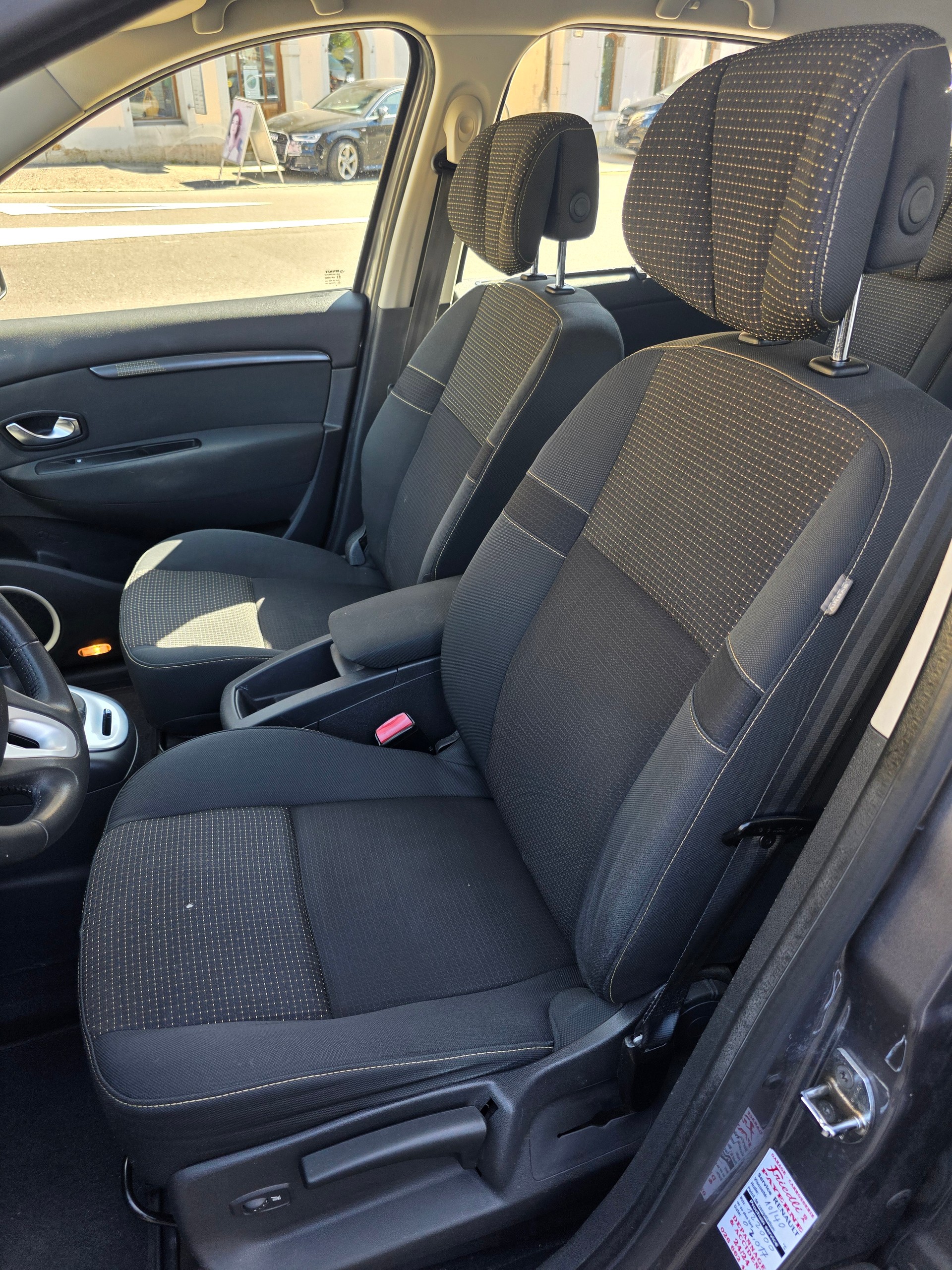 RENAULT Scénic 2.0 16V Dynamique X-Tronic CVT-image-7
