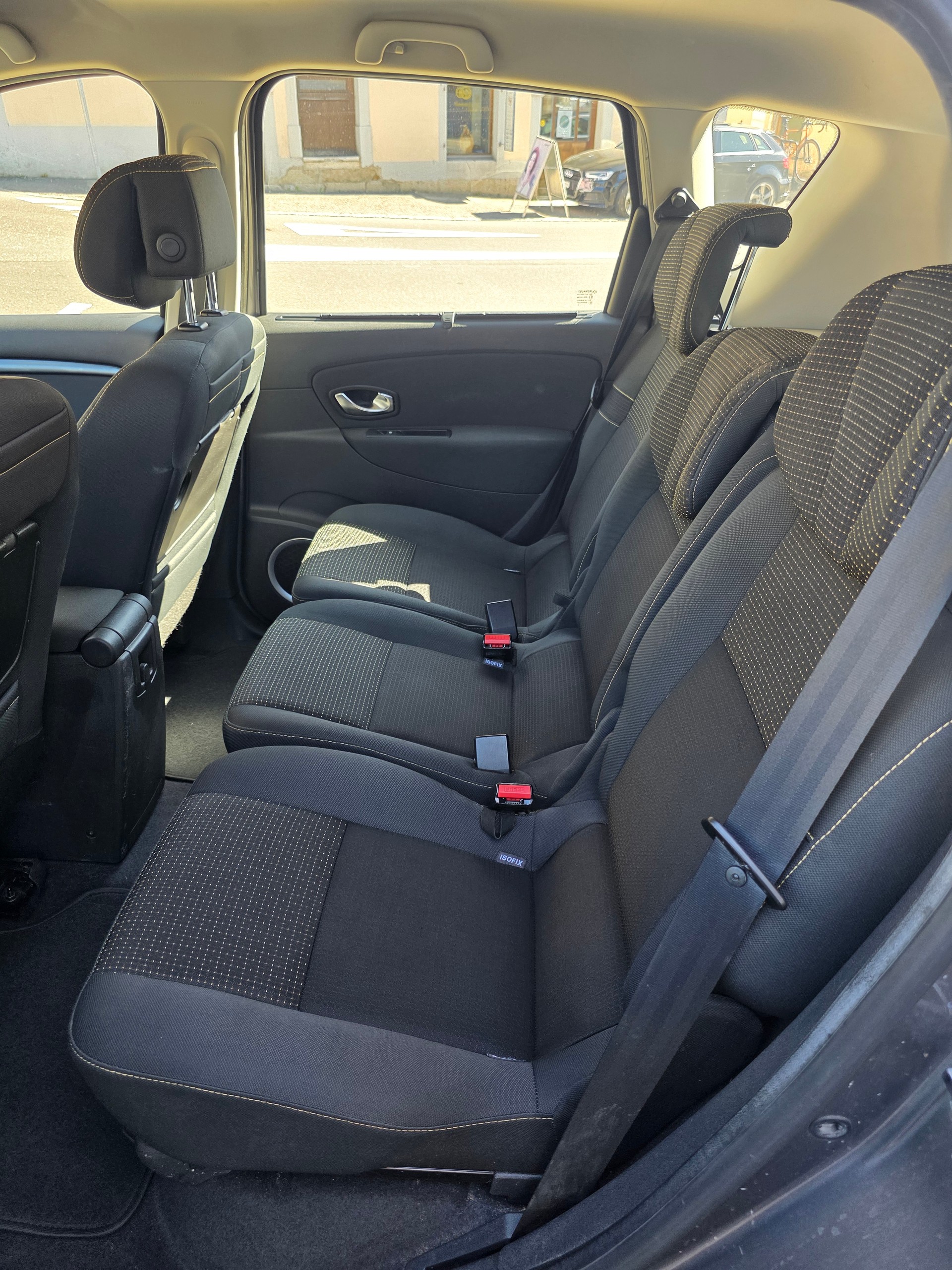 RENAULT Scénic 2.0 16V Dynamique X-Tronic CVT-image-8
