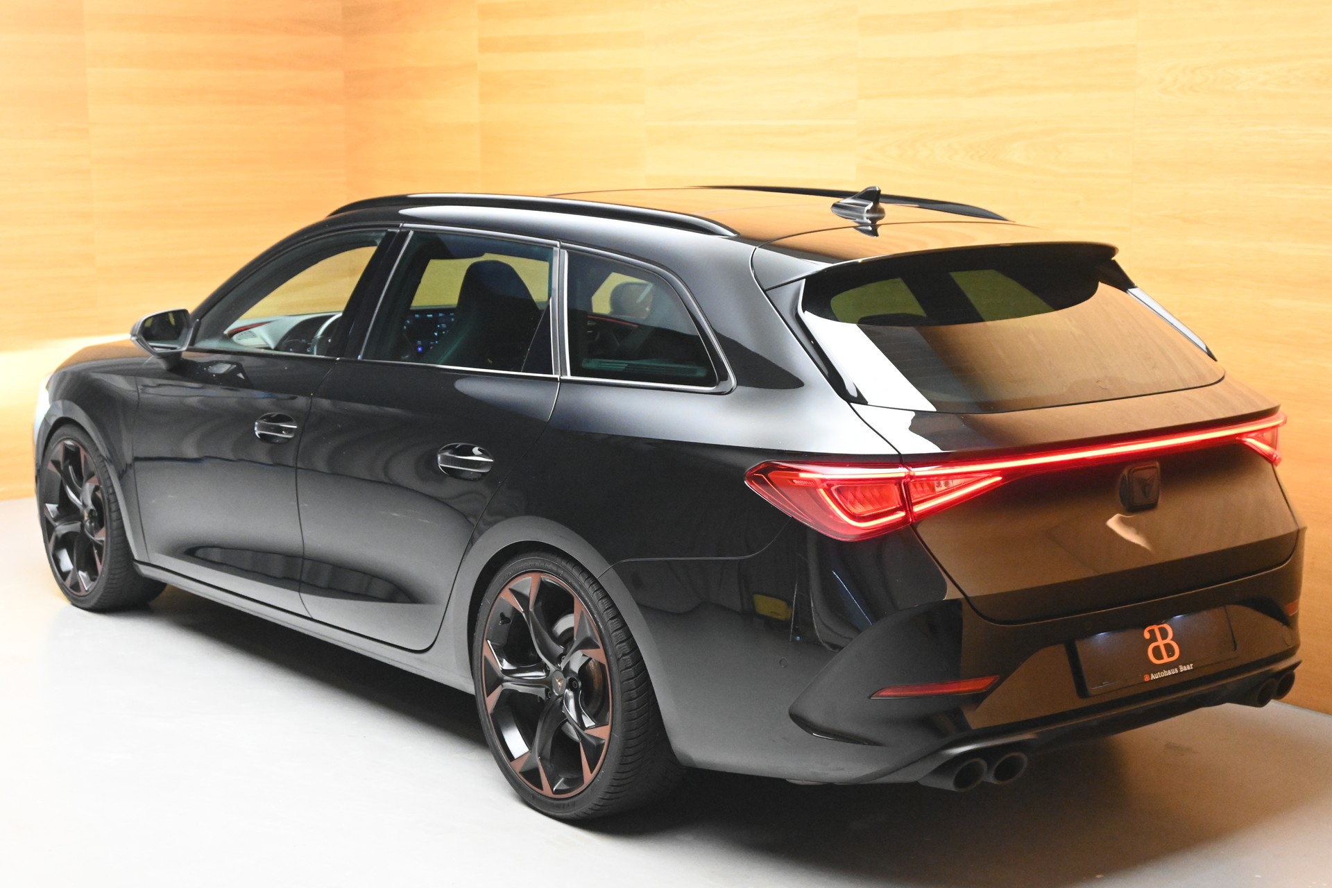 CUPRA LEON ST 2.0 TSI VZ DSG 4Drive-image-4