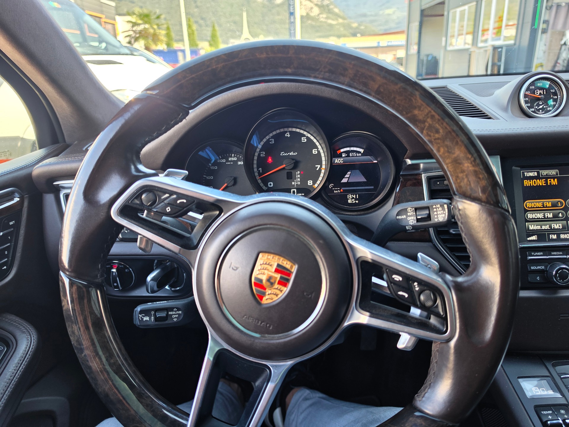 PORSCHE Macan Turbo PDK-image-11
