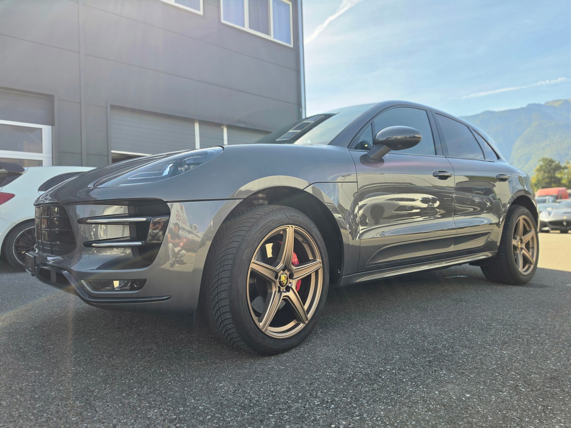 PORSCHE Macan Turbo PDK-image-2