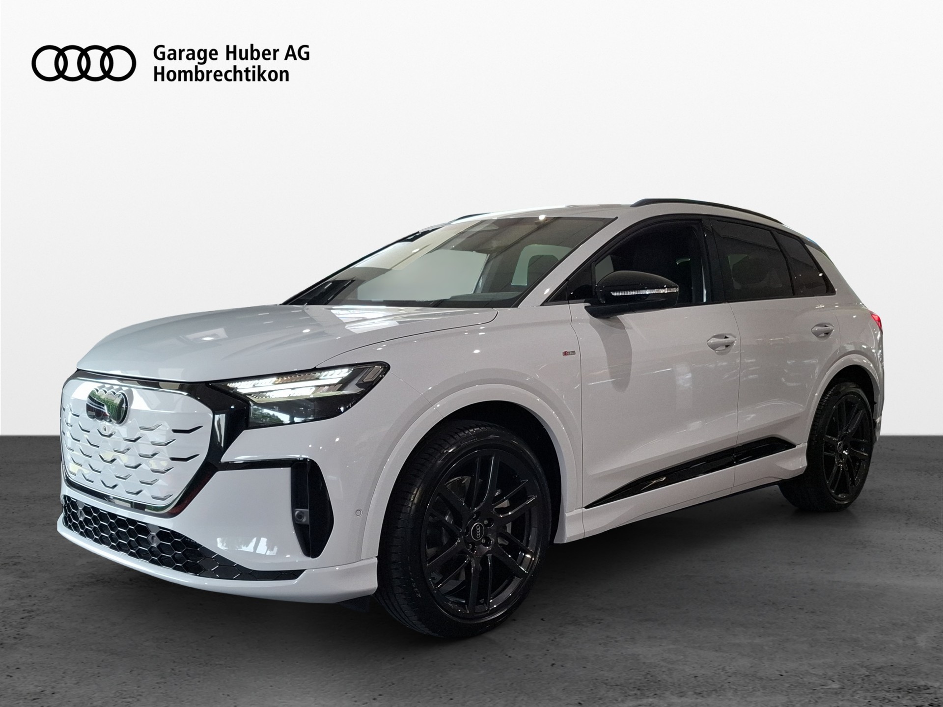 AUDI Q4 e-tron SUV quattro performance Attraction