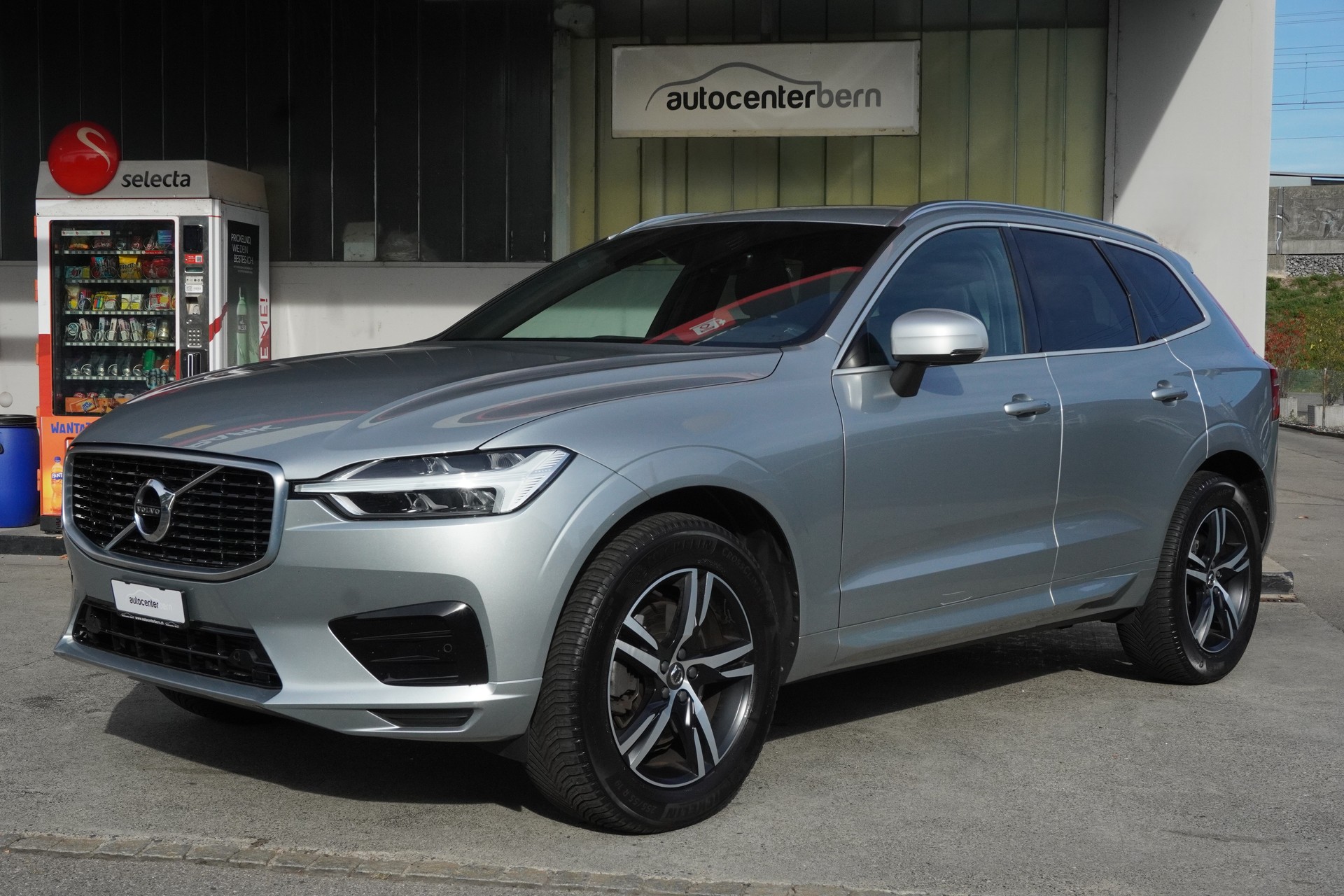 VOLVO XC60 D4 R-Design Geartronic-image-1