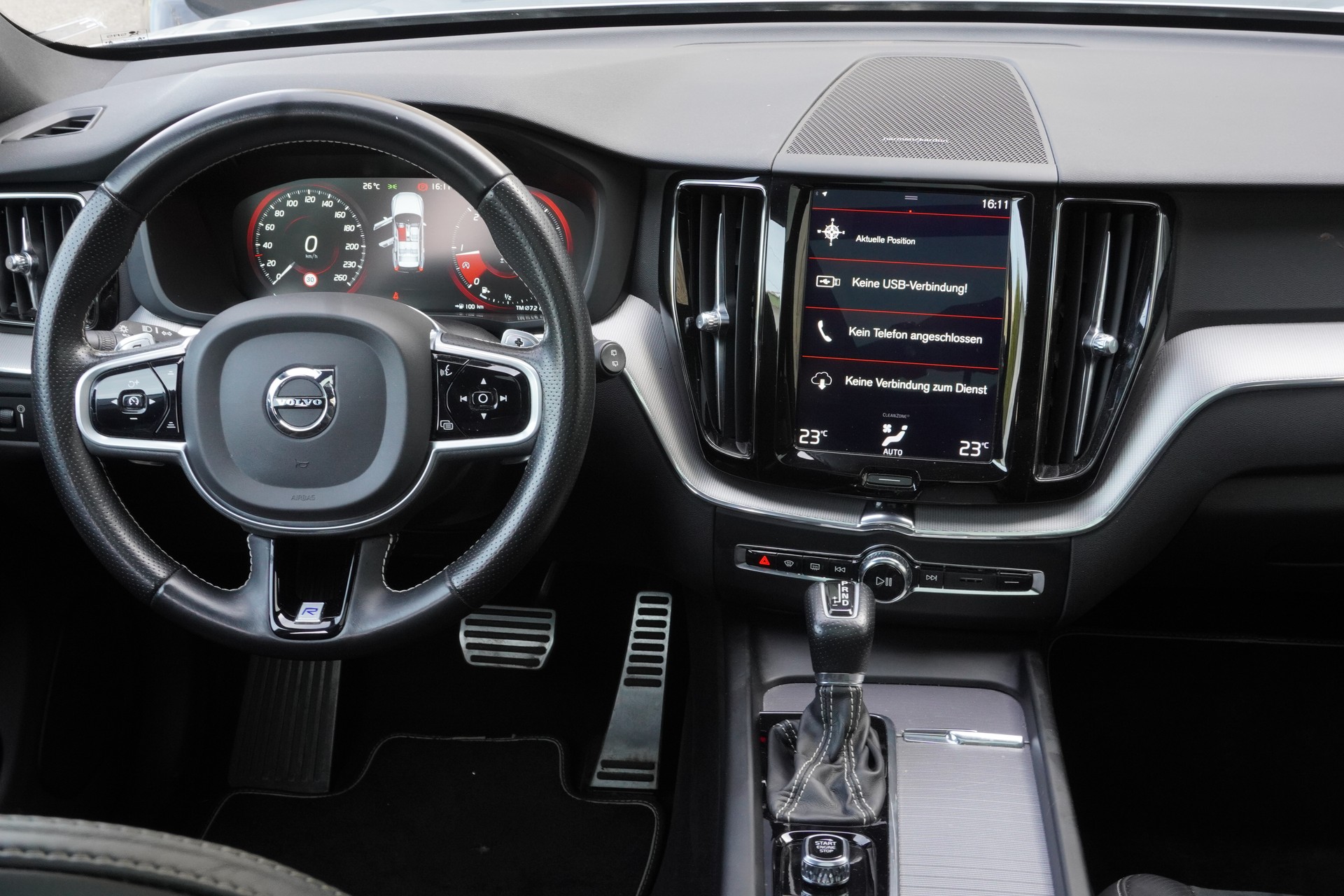 VOLVO XC60 D4 R-Design Geartronic-image-10