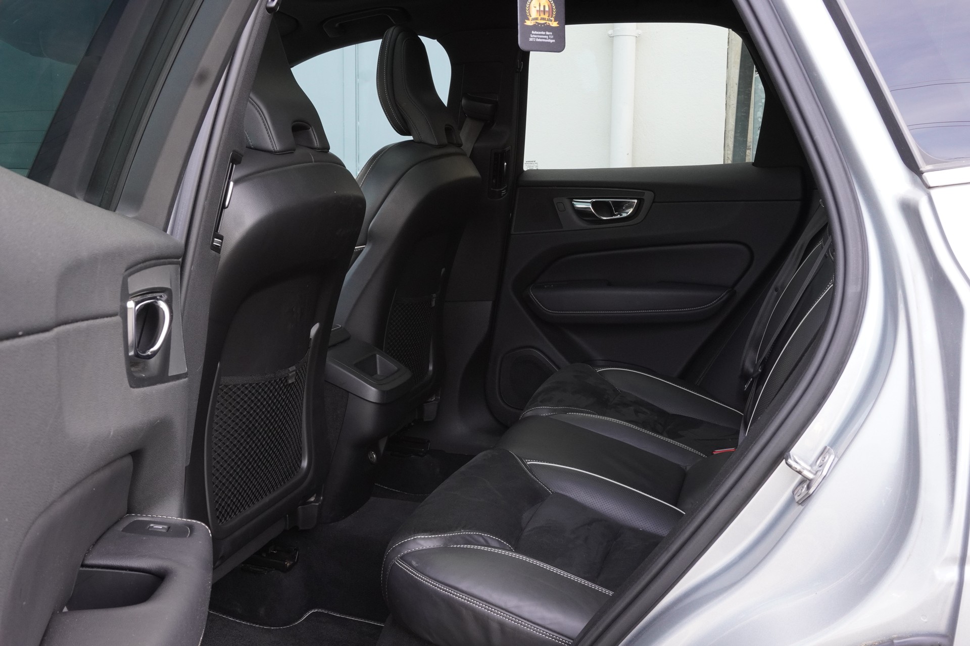 VOLVO XC60 D4 R-Design Geartronic-image-13