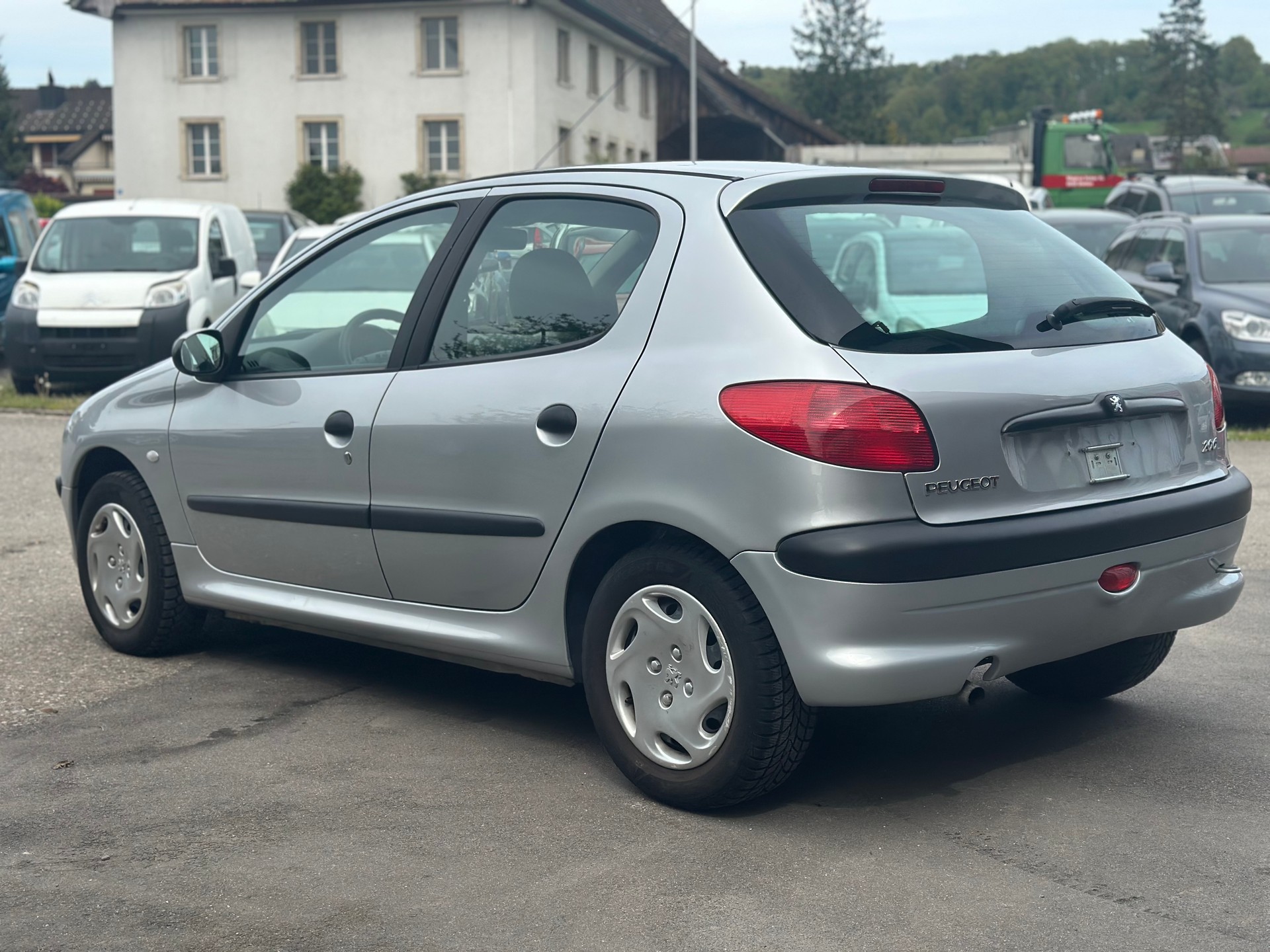 PEUGEOT 206 1.6 16V (XT) Premium-image-6