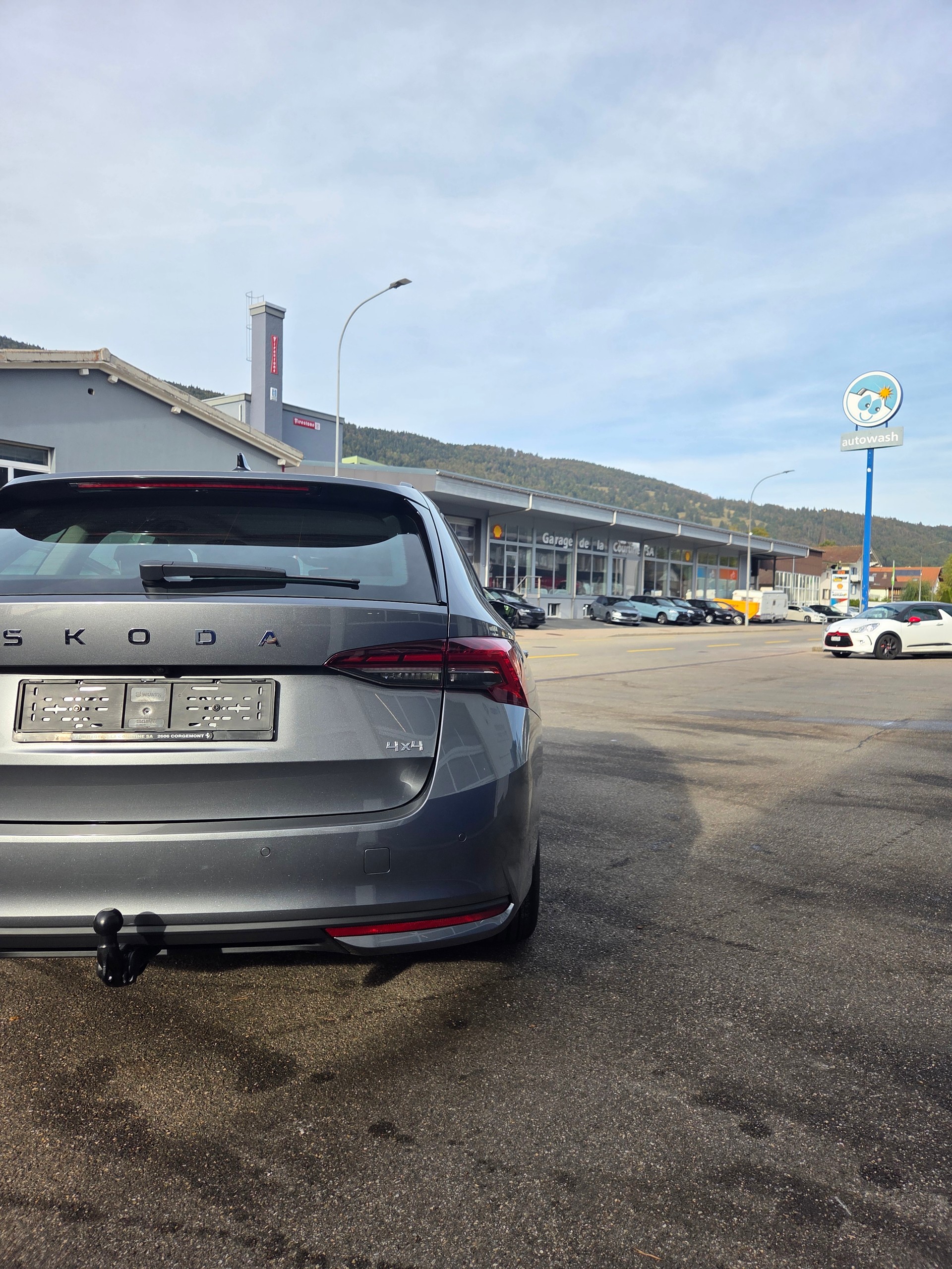 SKODA Octavia Combi 2.0 TSI DSG Selection 4x4-image-13