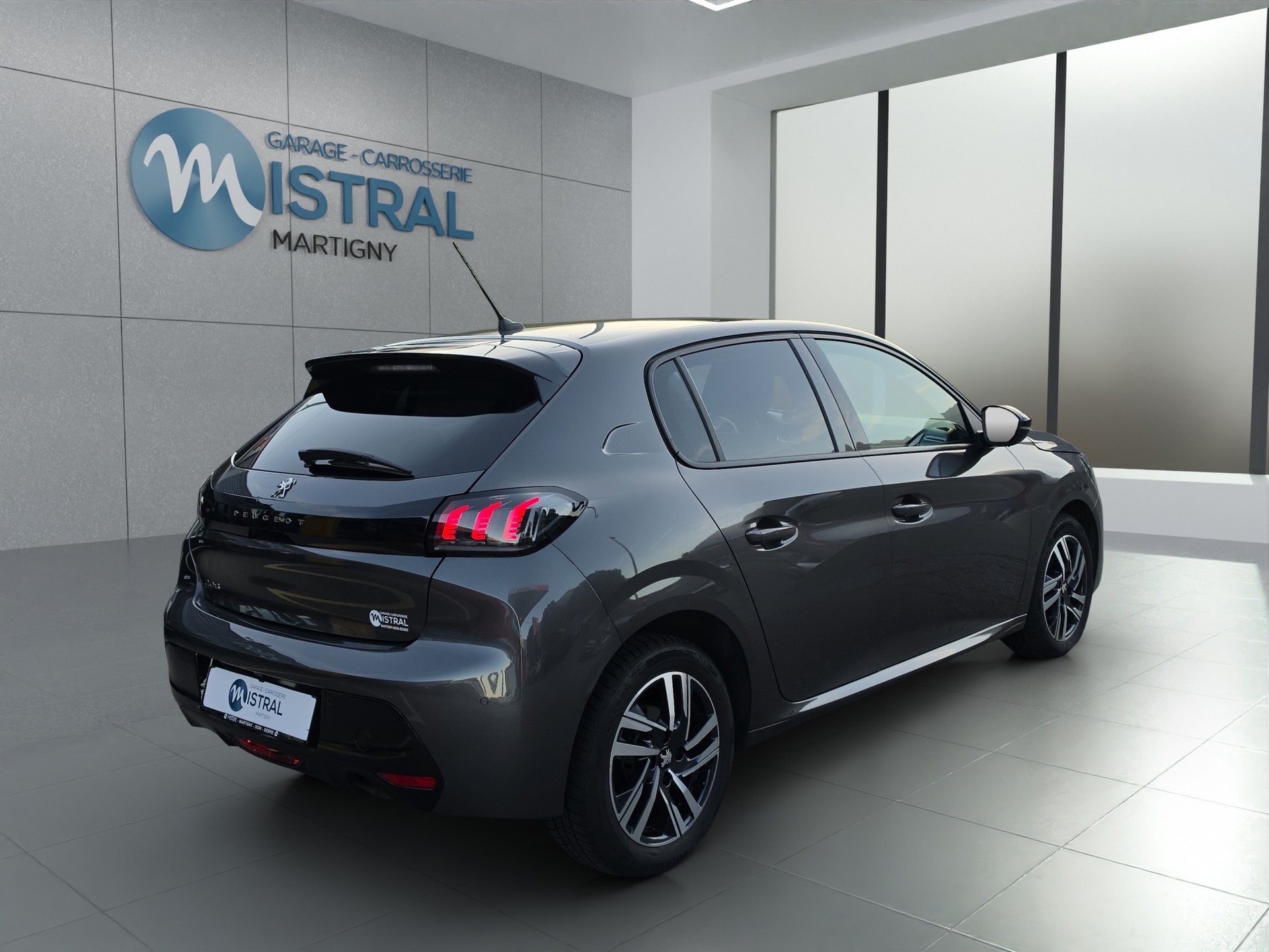 PEUGEOT 208 1.2 PureTech 100 Allure-image-4