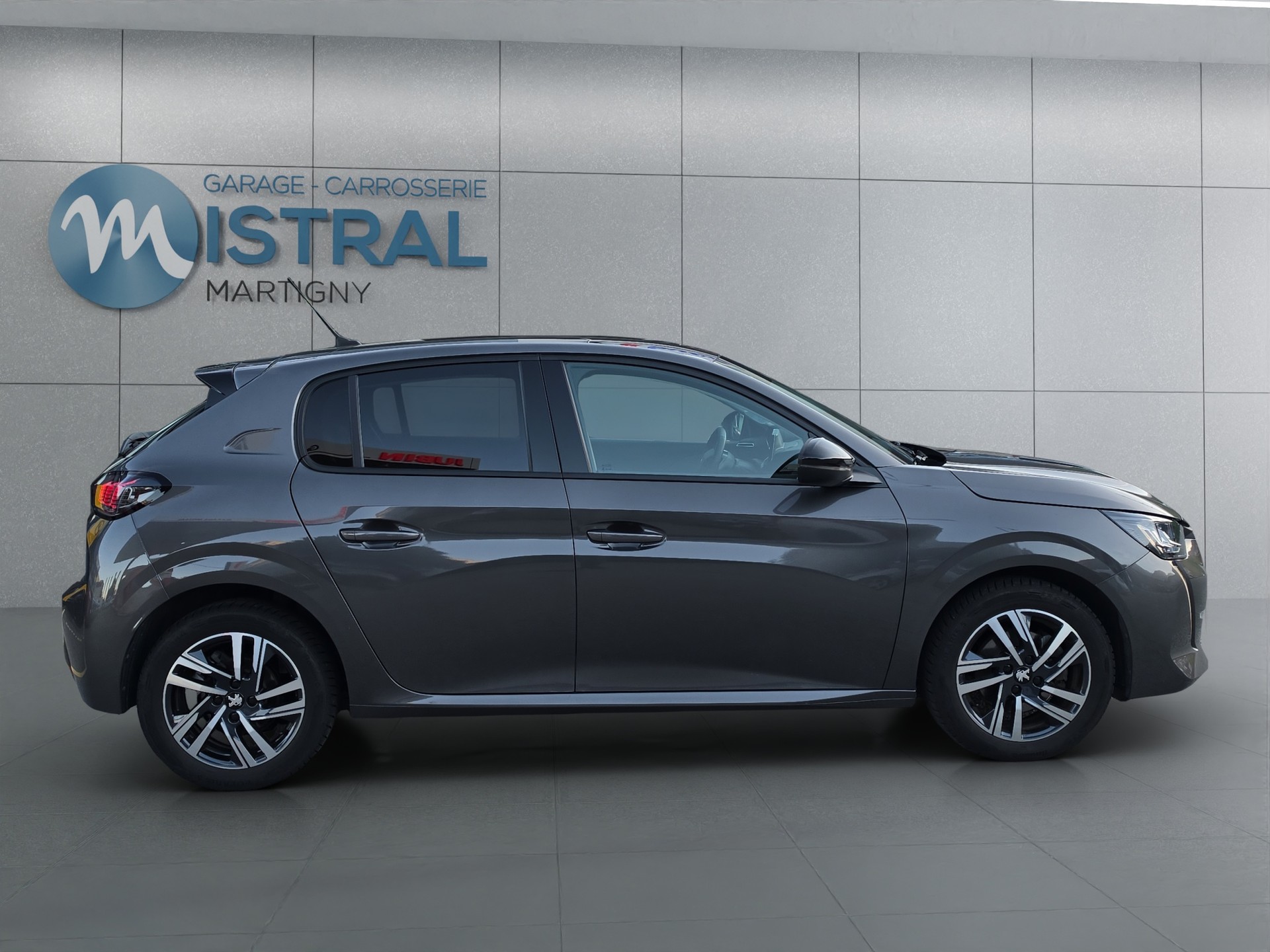 PEUGEOT 208 1.2 PureTech 100 Allure-image-5