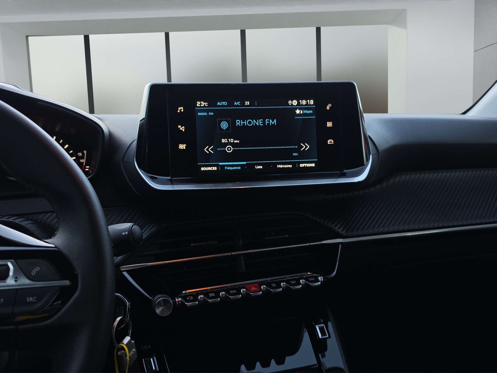PEUGEOT 208 1.2 PureTech 100 Allure-image-9