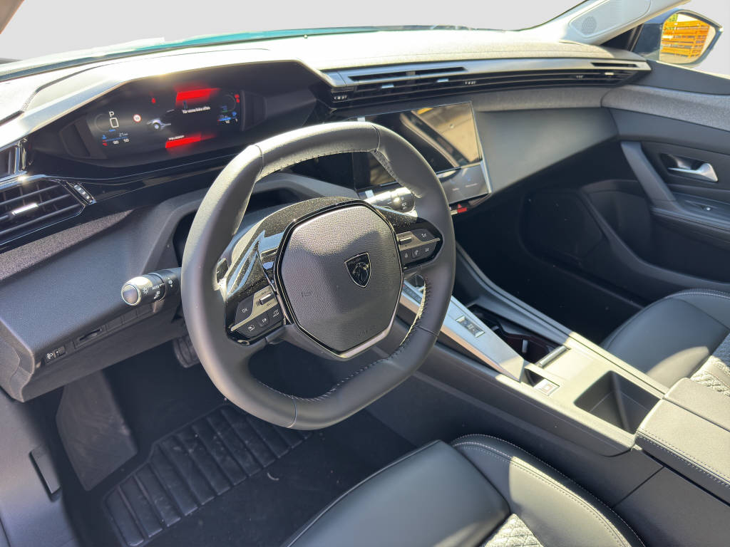 PEUGEOT 308 1.2 Hybrid Allure-image-9