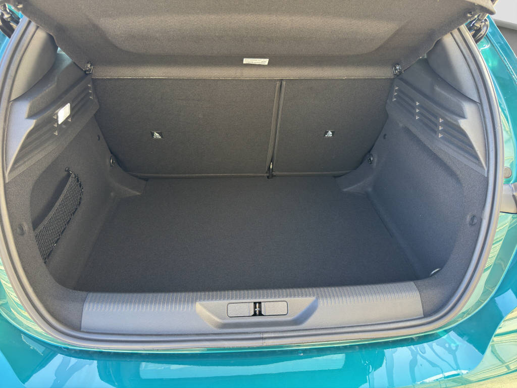 PEUGEOT 308 1.2 Hybrid Allure-image-12