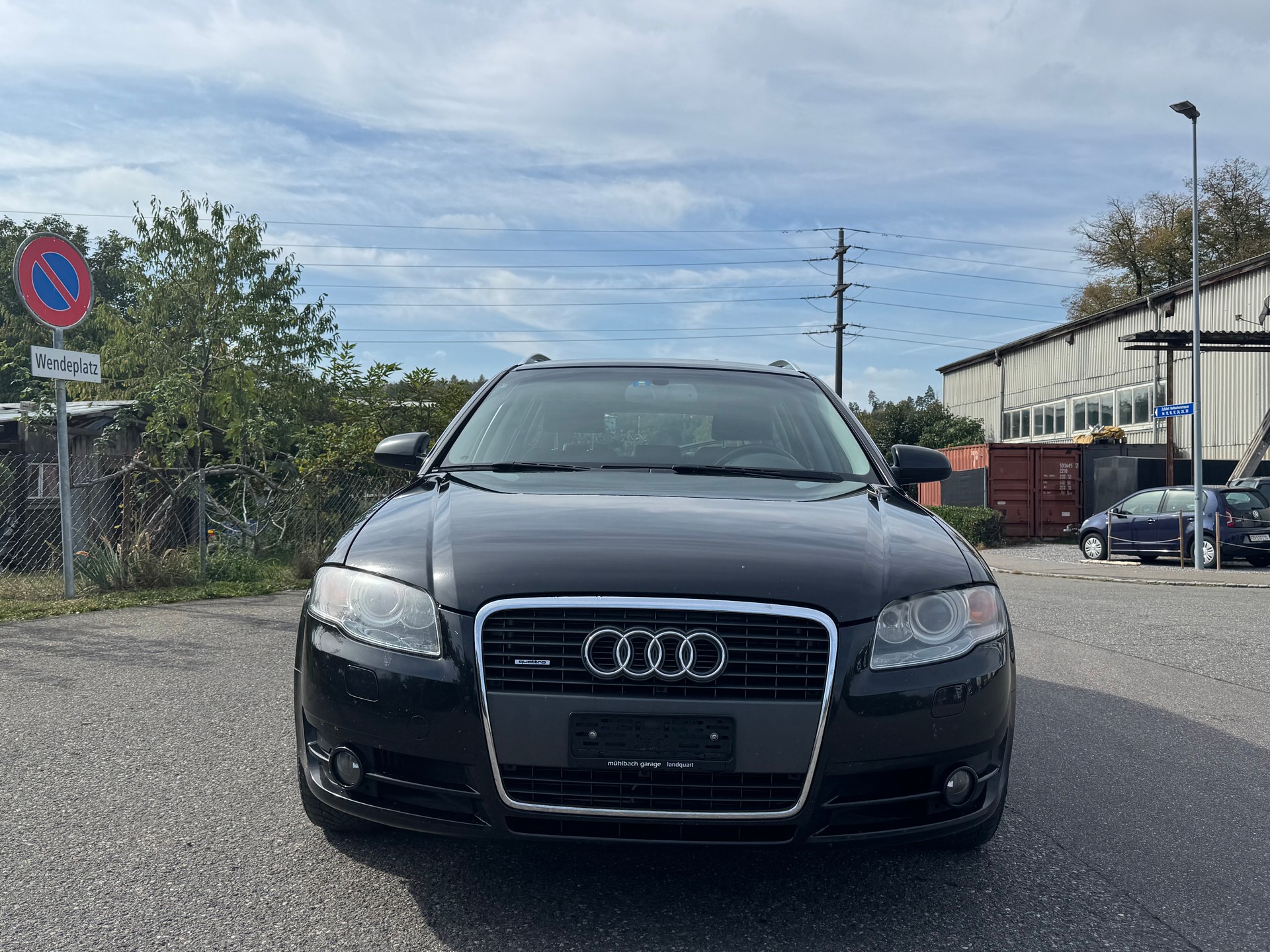 AUDI A4 Avant 2.0 Turbo FSI quattro-image-1