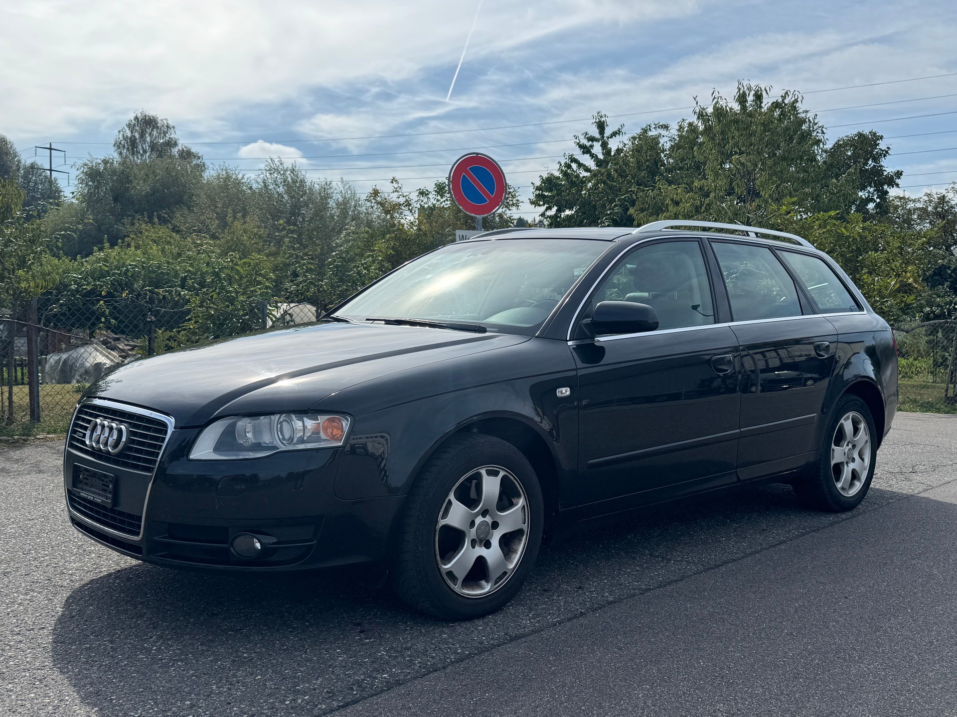 AUDI A4 Avant 2.0 Turbo FSI quattro-image-2