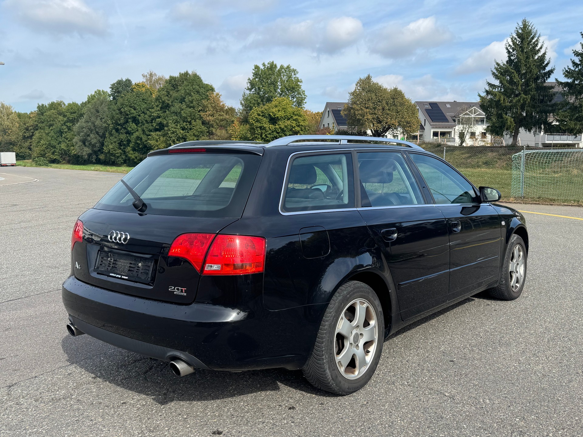 AUDI A4 Avant 2.0 Turbo FSI quattro-image-7